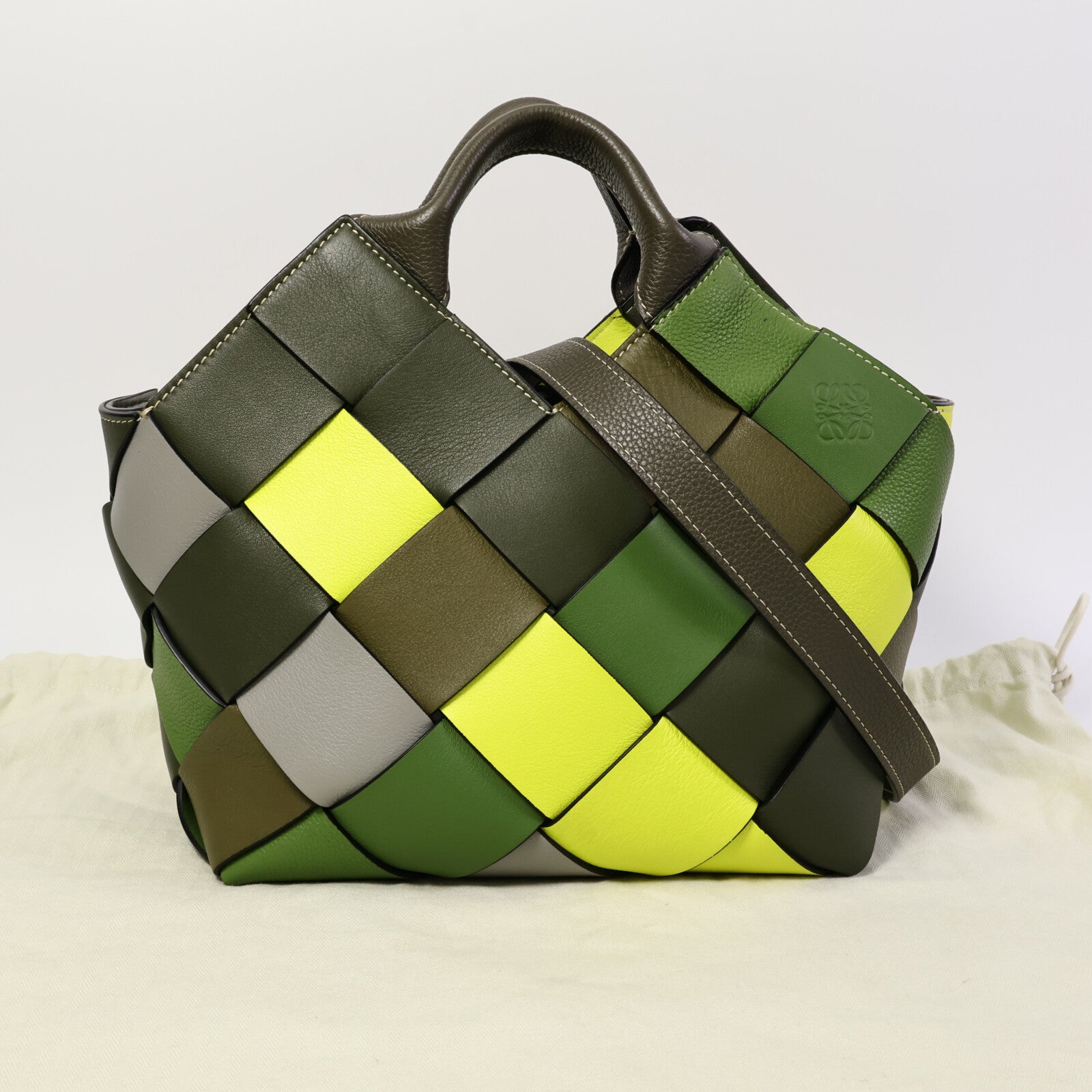 LOEWE 牛皮皮革Woven Basket手挽肩背兩用袋