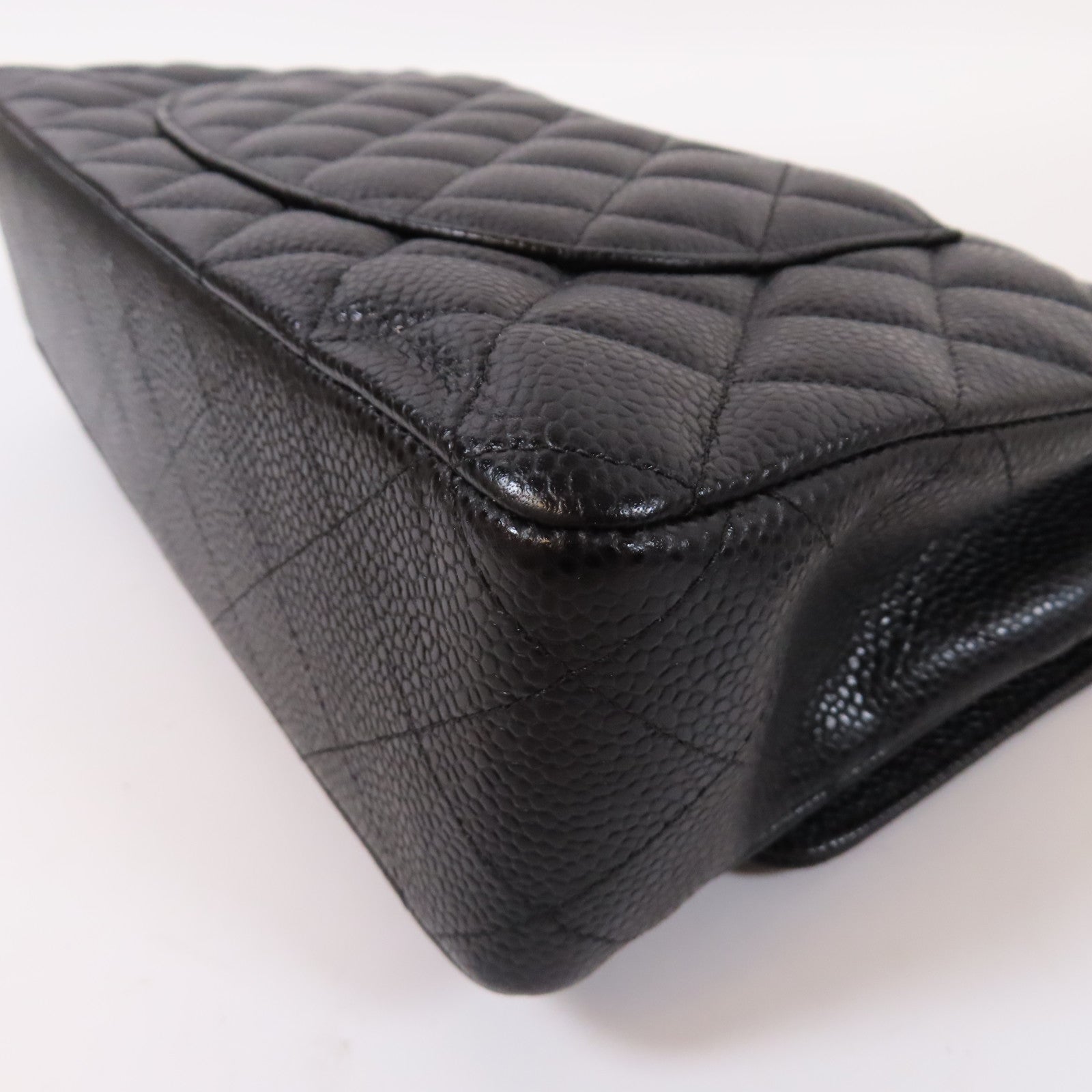 CHANEL 菱格Caviar皮革Classic Flap Bag金扣鏈帶肩背袋黑色