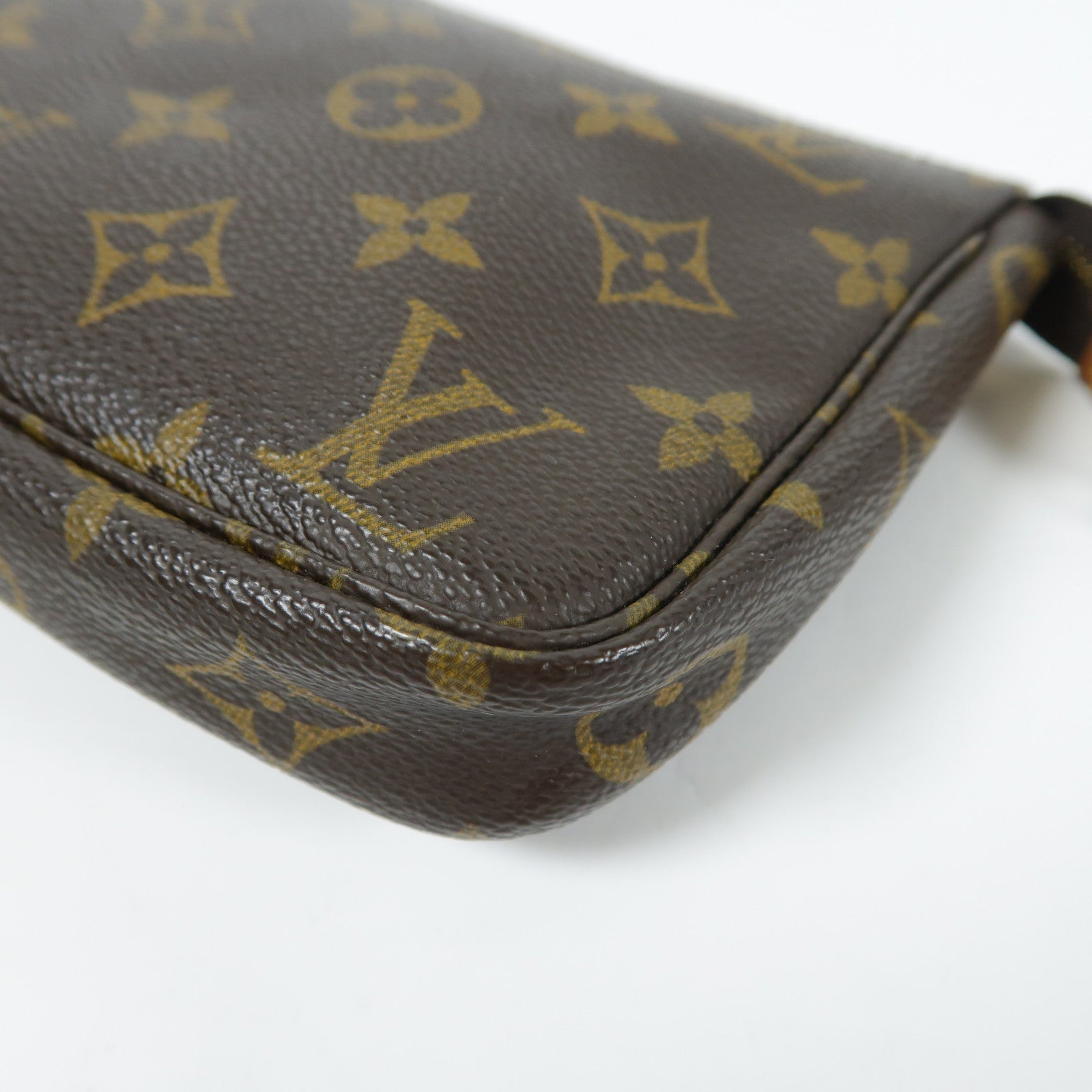 LOUIS VUITTON Monogram Pochette Accessoires金扣手拿包