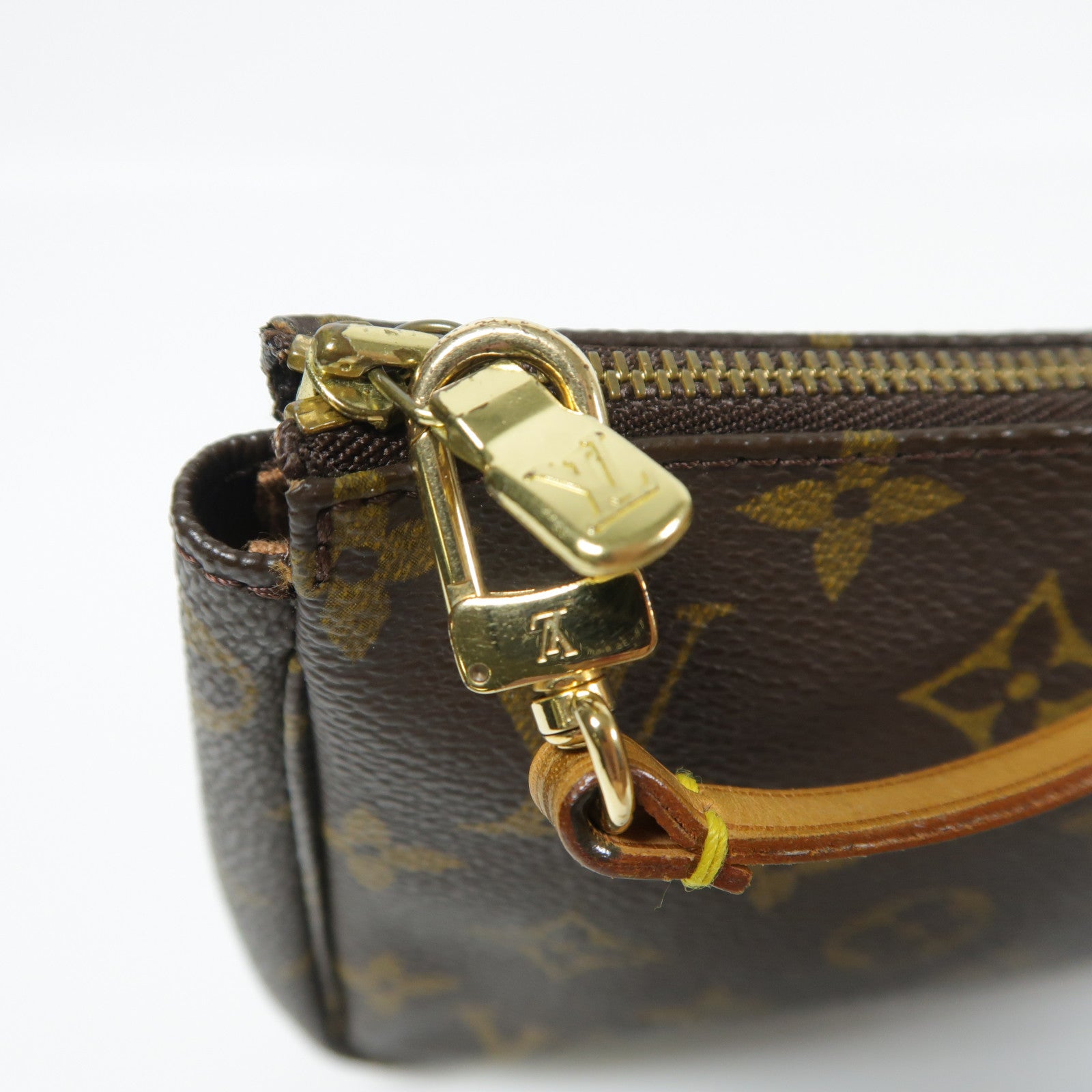 LOUIS VUITTON Monogram Pochette Accessoires金扣手拿包