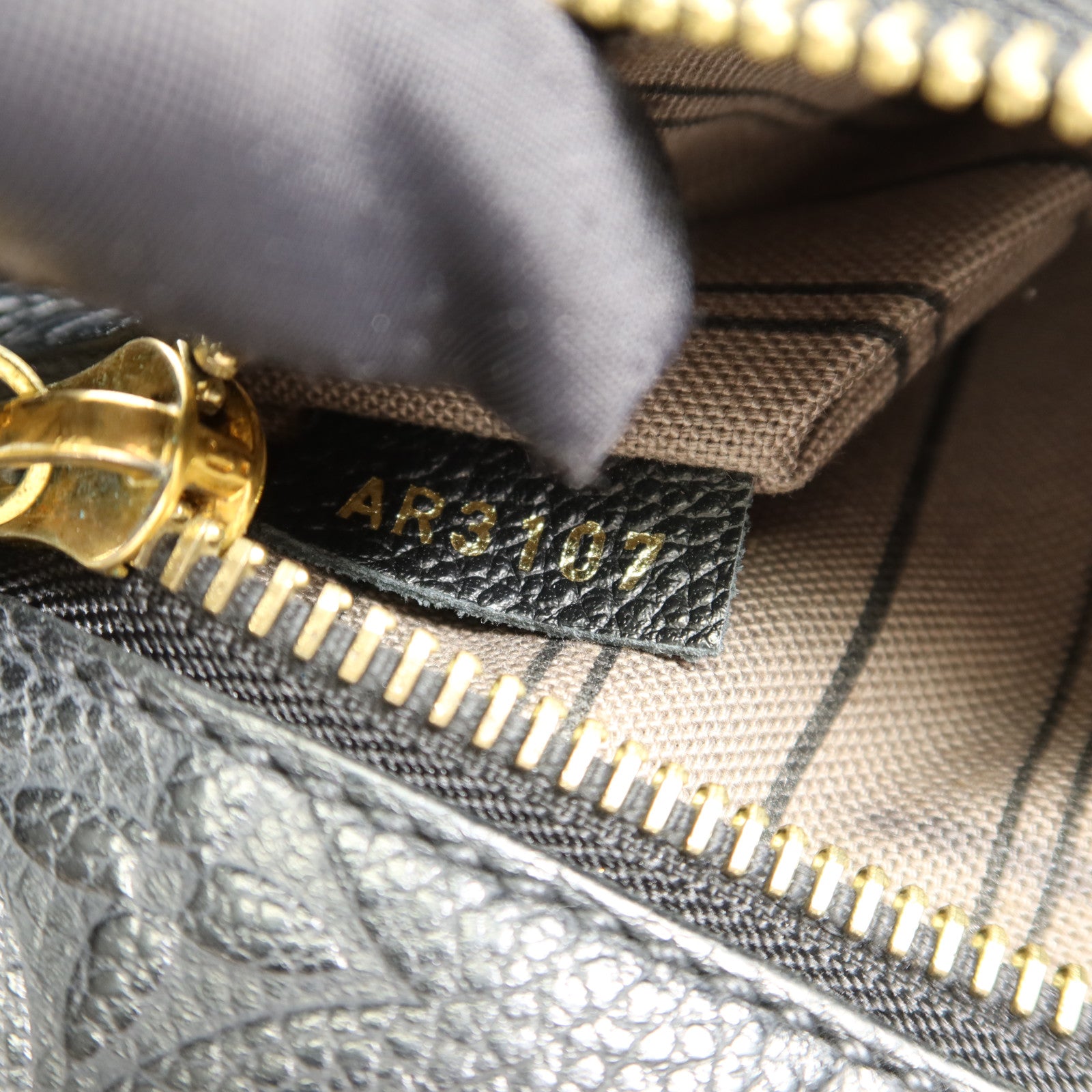 LOUIS VUITTON Monogram Empreinte Pochette Metis金扣手挽肩背兩用袋