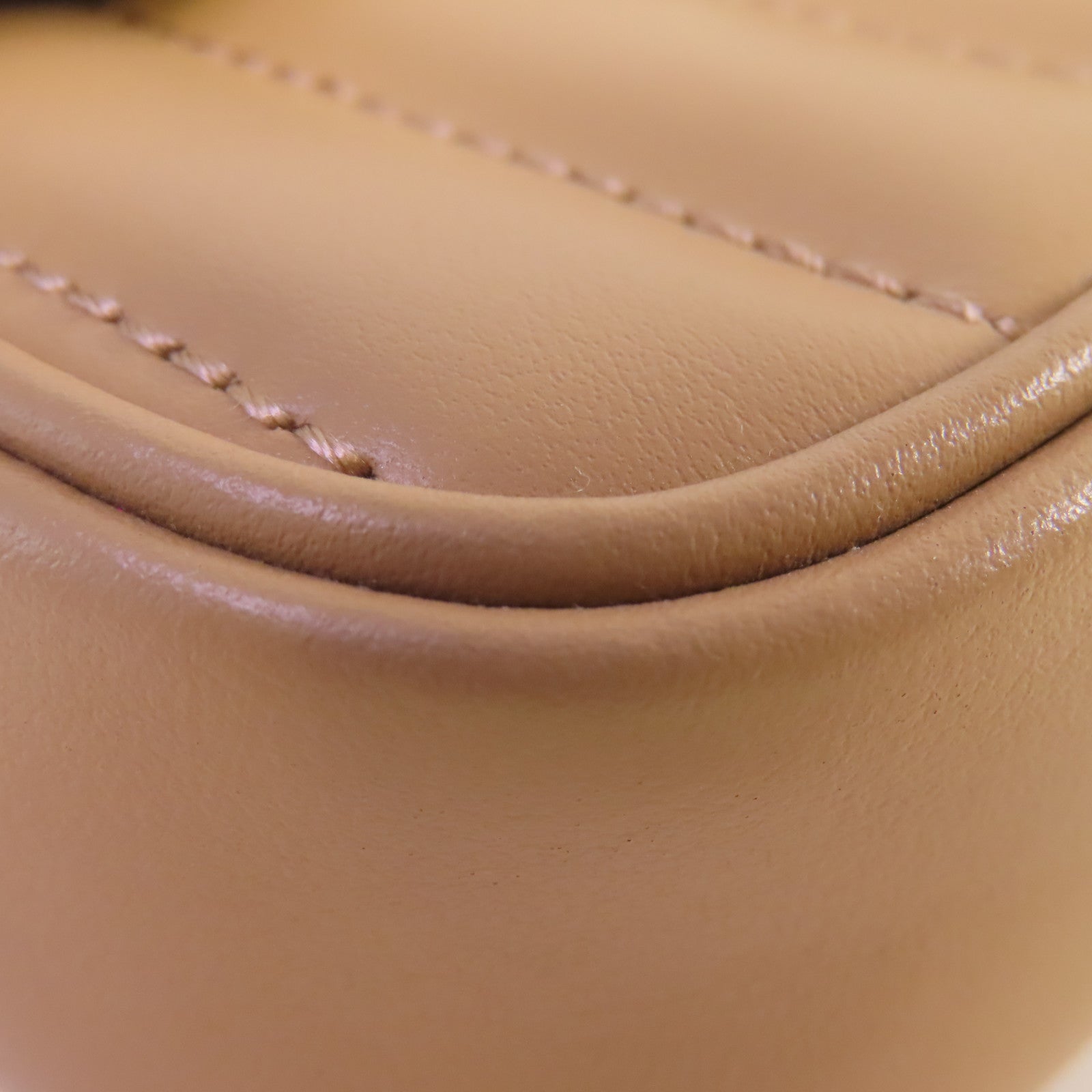 GUCCI 【激減優惠】Chevron皮革GG Marmont Mini Chain Shoulder Bag銀扣鏈帶肩背袋杏色