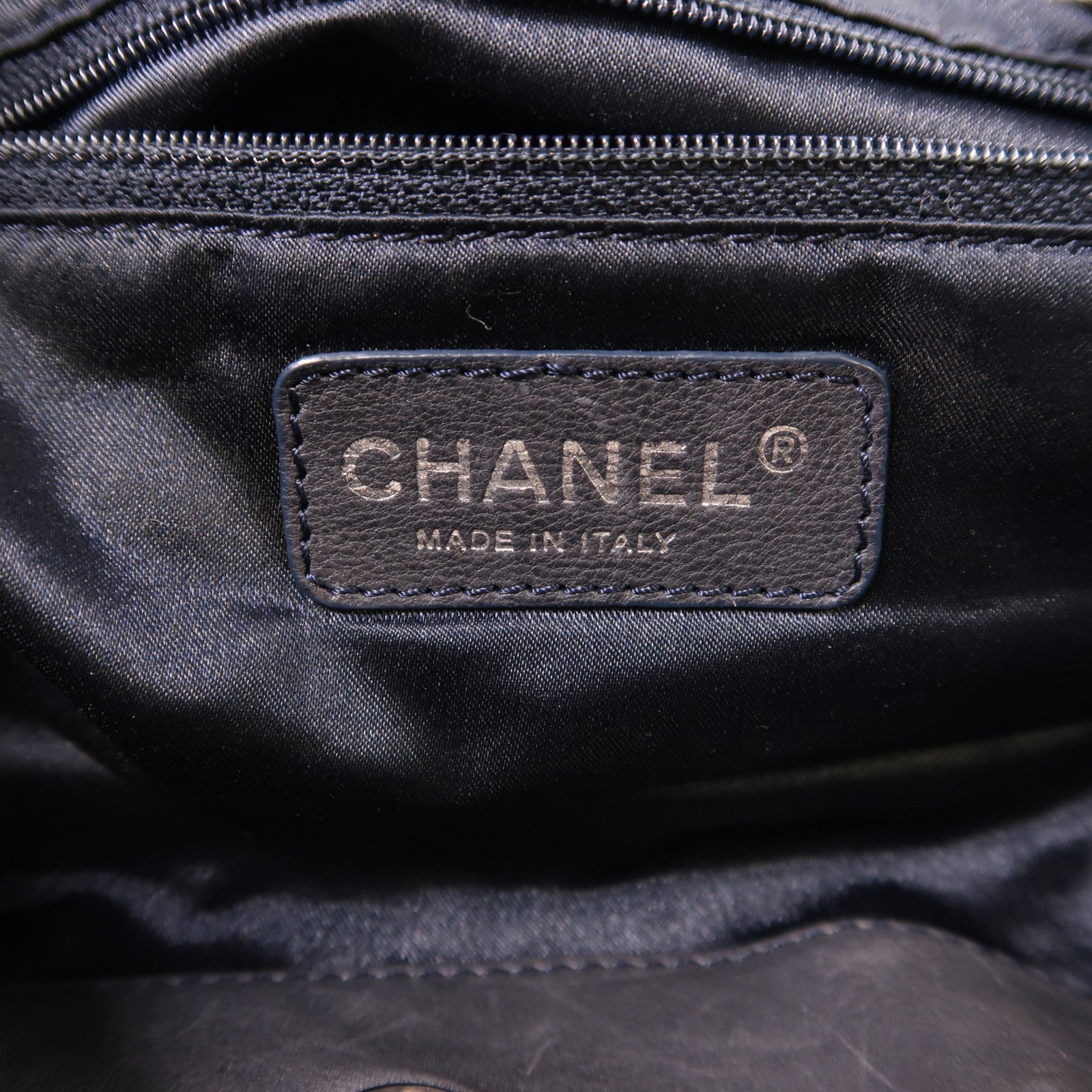 CHANEL 牛皮皮革Shoulder Bag銀扣肩背袋
