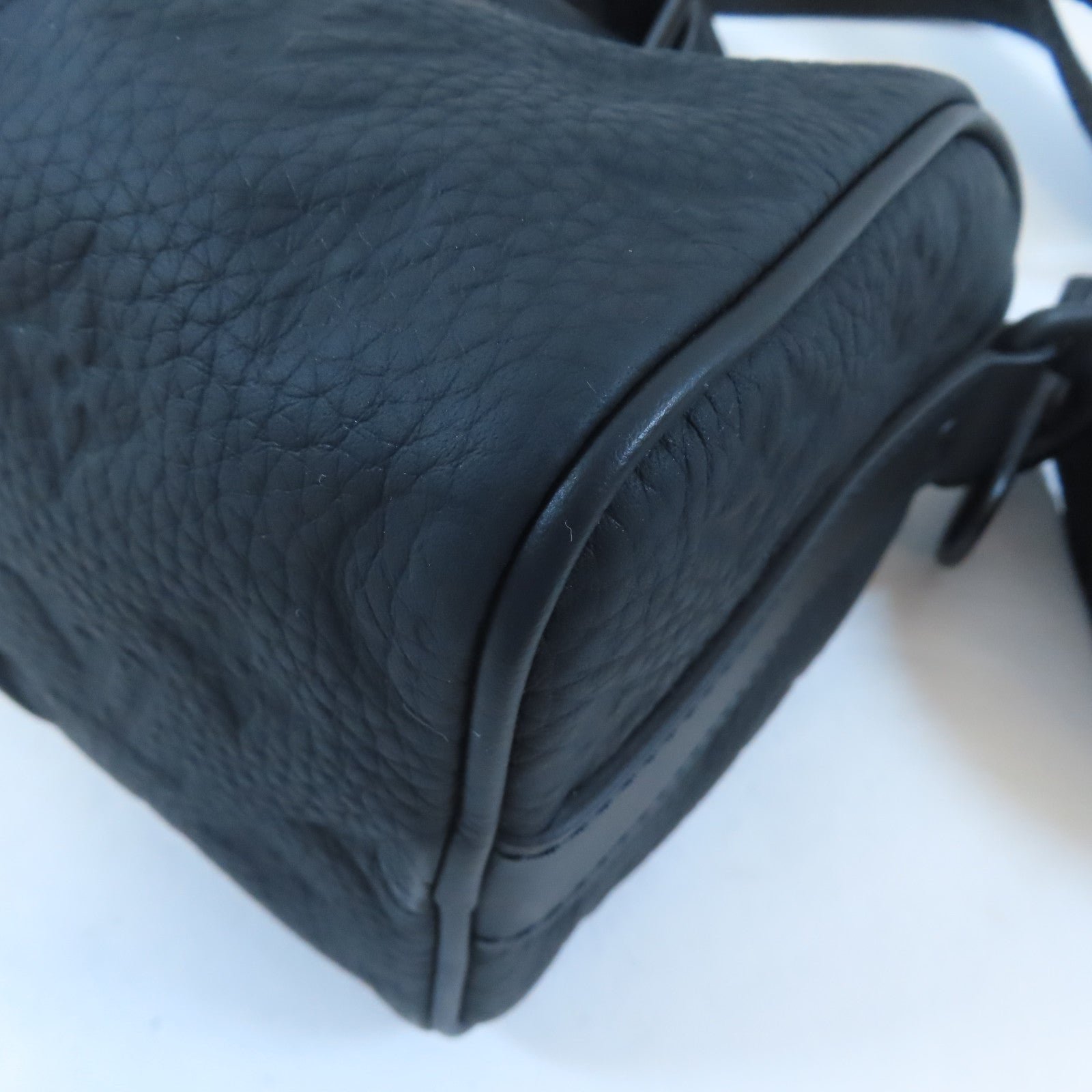 LOUIS VUITTON Monogram Taurillon Keepall Bandoliere 25手挽肩背兩用袋黑色