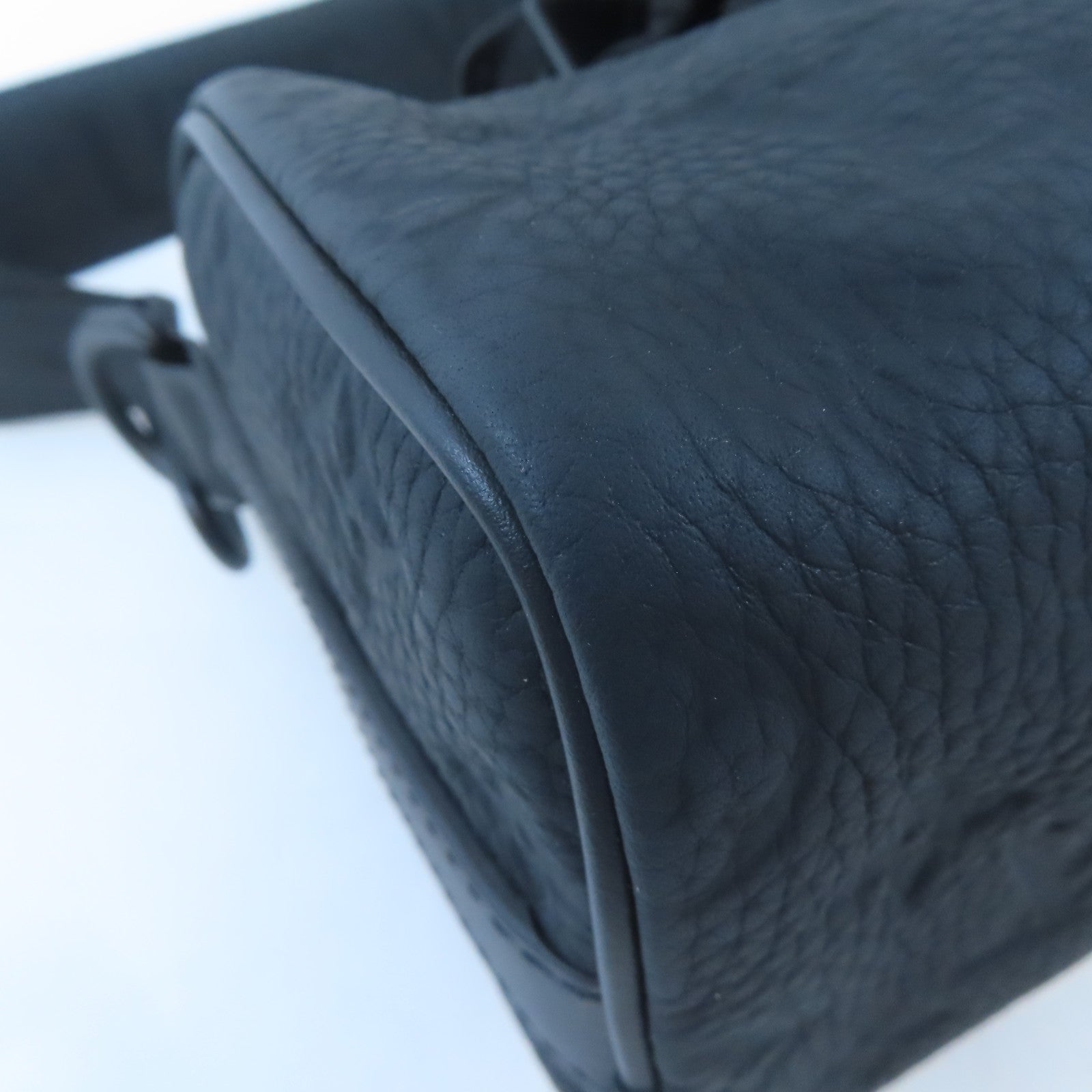LOUIS VUITTON Monogram Taurillon Keepall Bandoliere 25手挽肩背兩用袋黑色