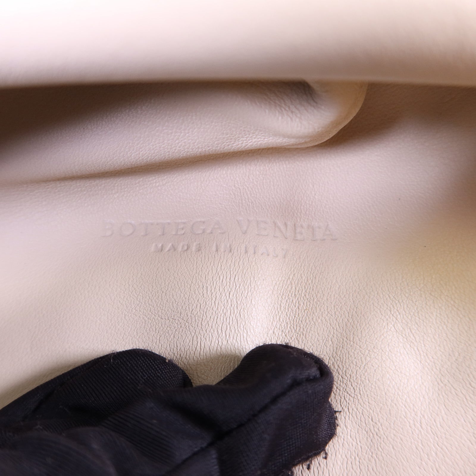 BOTTEGA VENETA 牛皮皮革Cloud Clutch手拿包