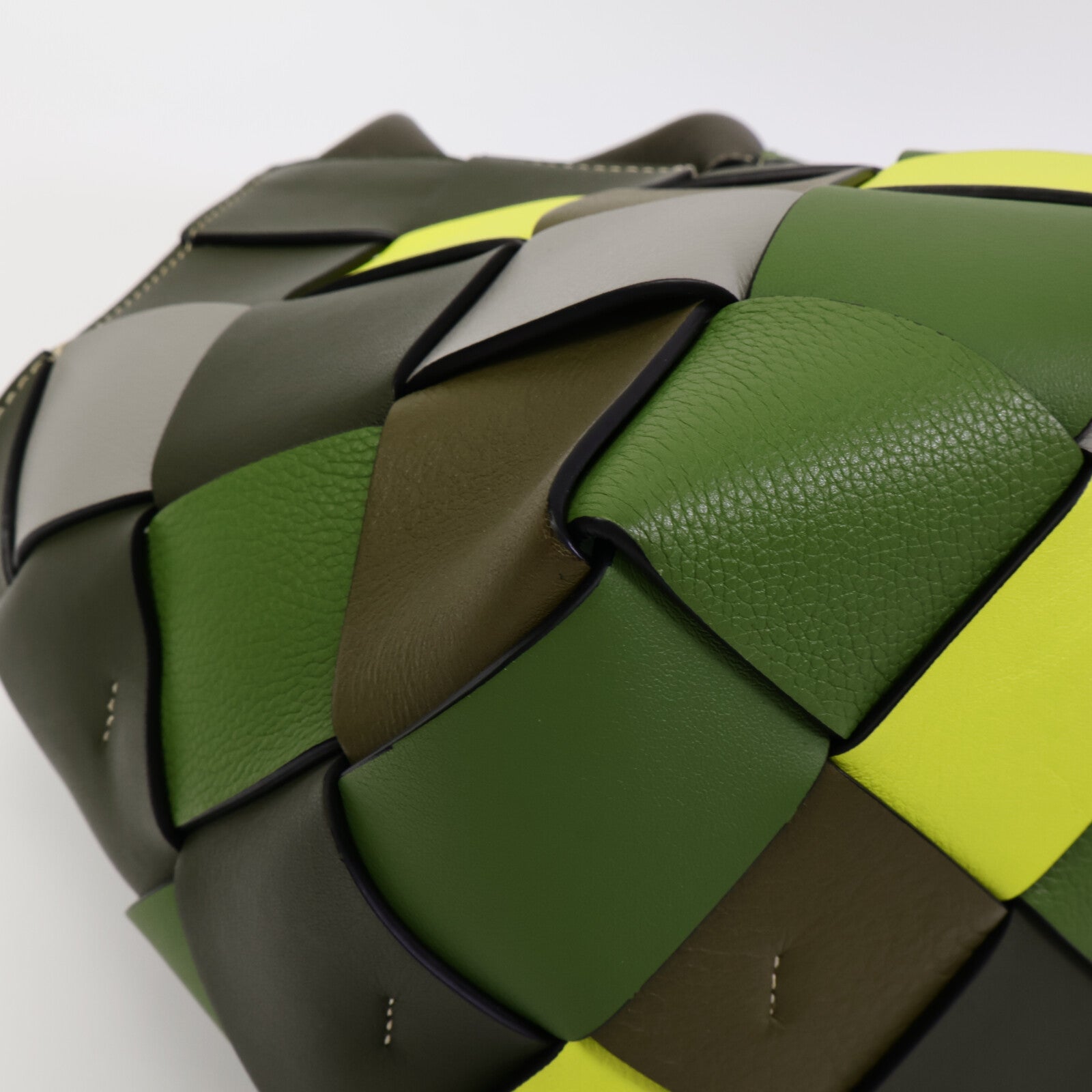LOEWE 牛皮皮革Woven Basket手挽肩背兩用袋