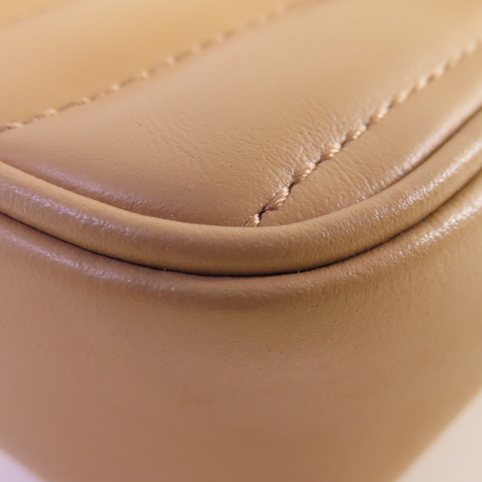 GUCCI 【激減優惠】Chevron皮革GG Marmont Mini Chain Shoulder Bag銀扣鏈帶肩背袋杏色