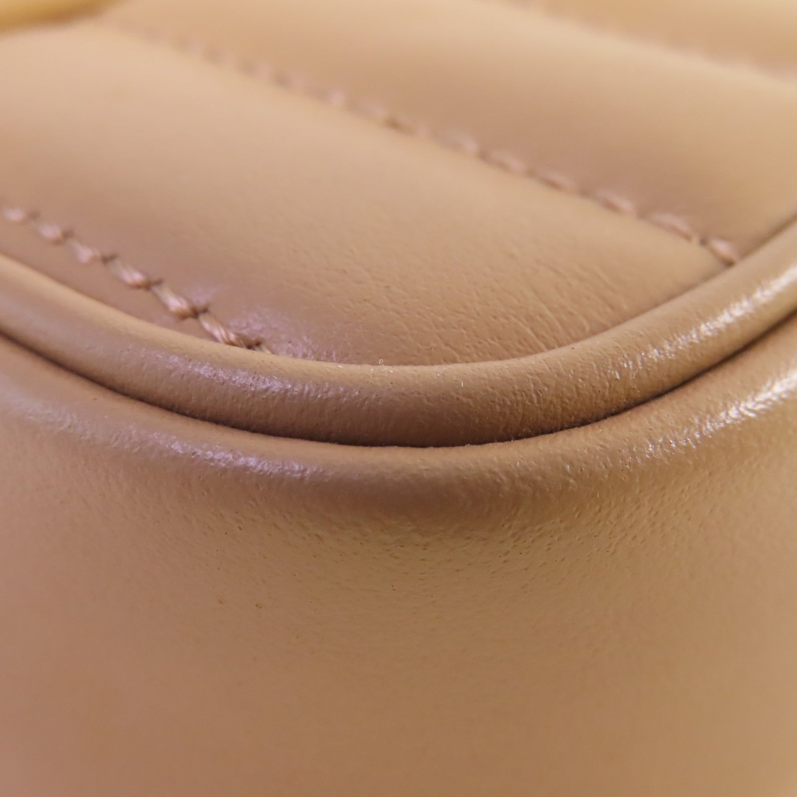 GUCCI 【激減優惠】Chevron皮革GG Marmont Mini Chain Shoulder Bag銀扣鏈帶肩背袋杏色