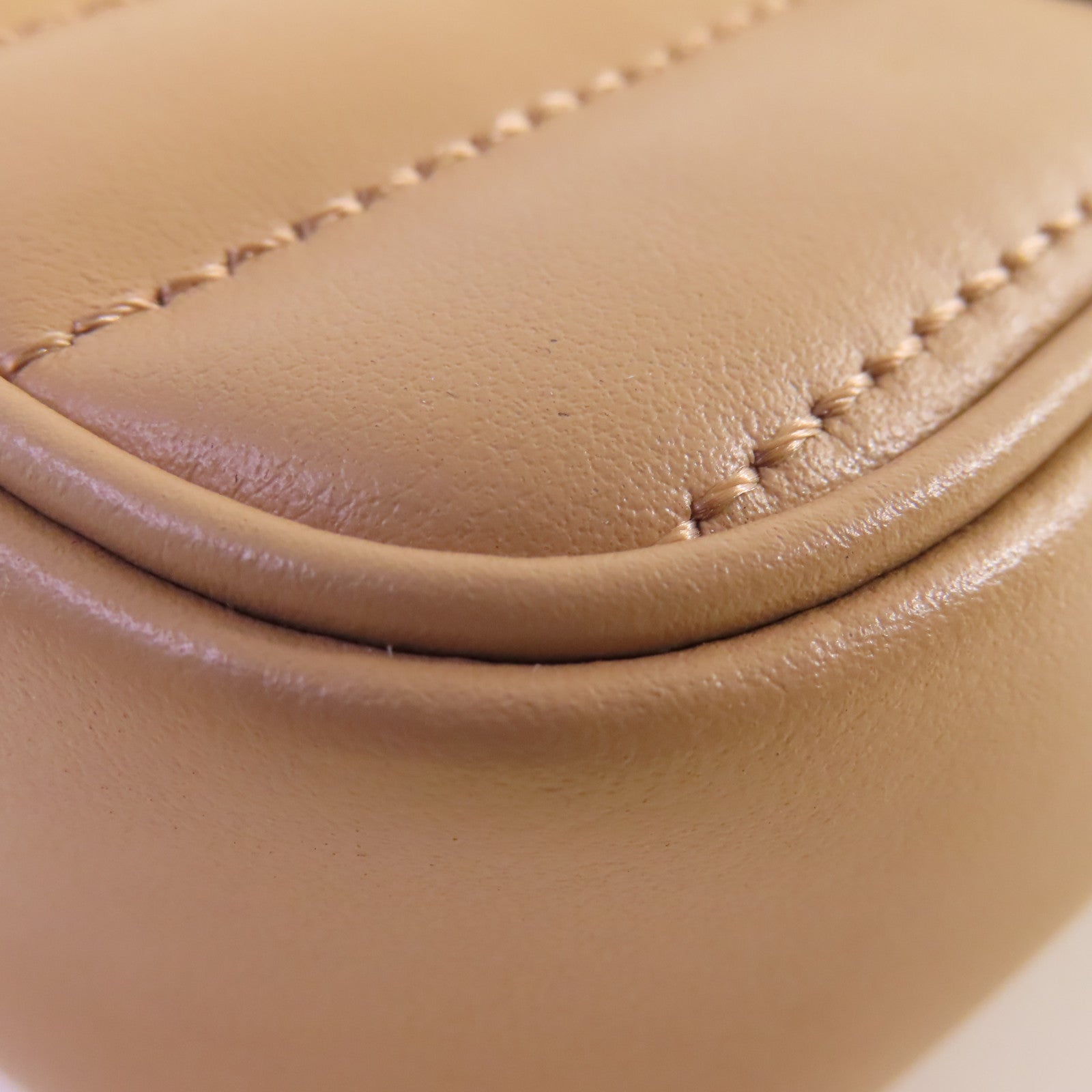 GUCCI 【激減優惠】Chevron皮革GG Marmont Mini Chain Shoulder Bag銀扣鏈帶肩背袋杏色