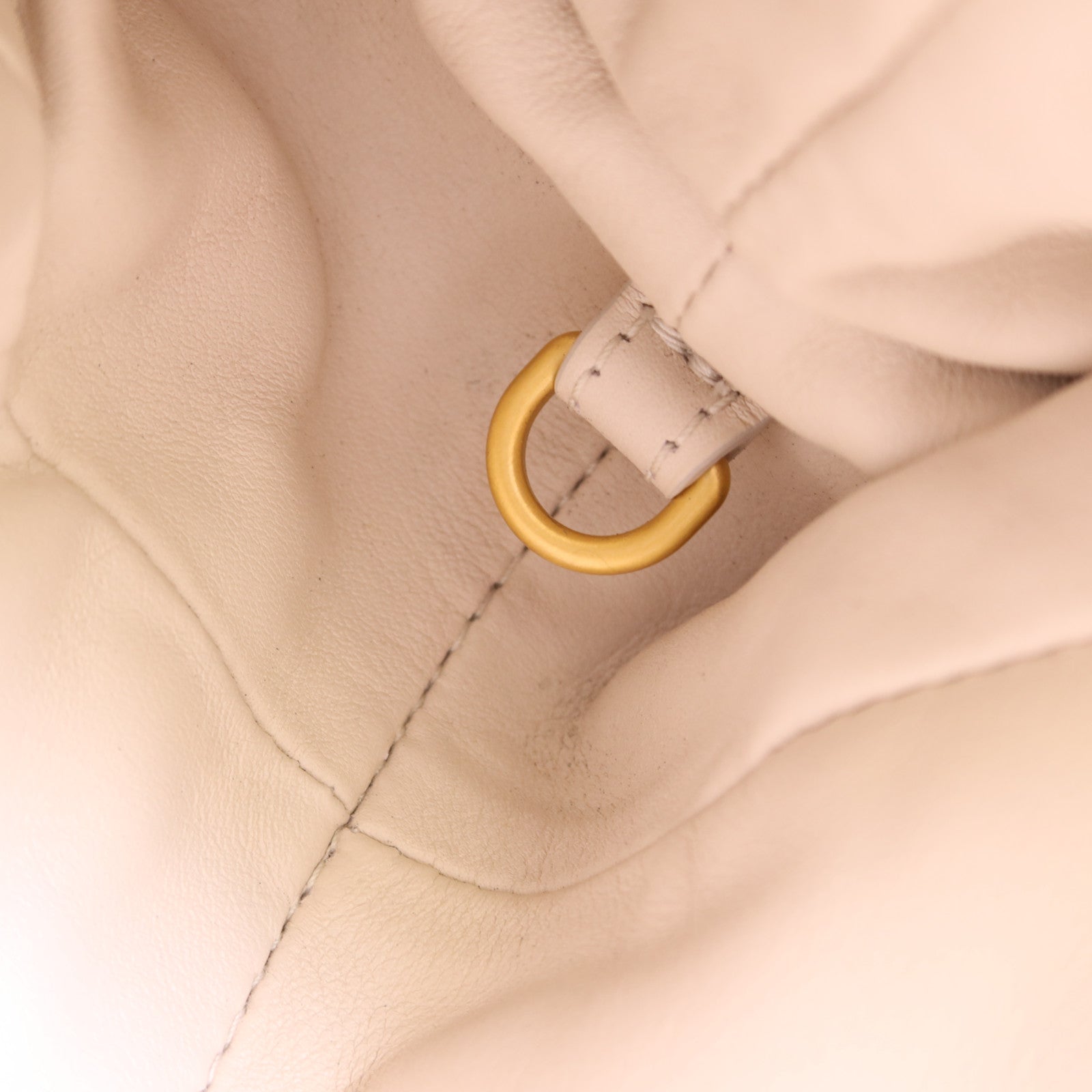 BOTTEGA VENETA 牛皮皮革Cloud Clutch手拿包