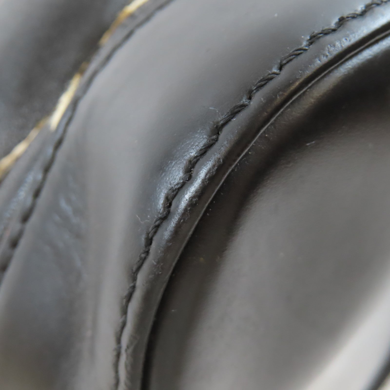 LOUIS VUITTON 羊皮皮革Alma PM金扣手挽肩背兩用袋黑色