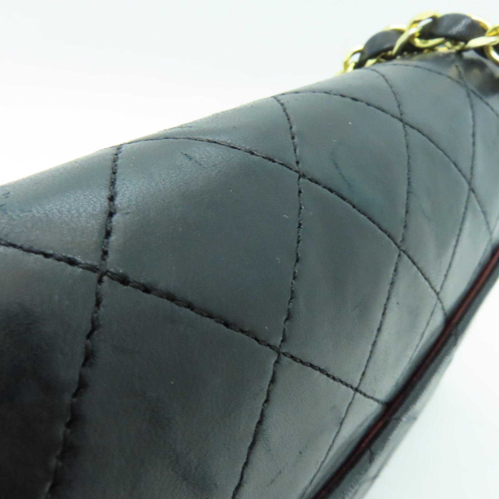 CHANEL **【清倉大減價】菱格牛皮皮革Classic Flap 23金扣鏈帶肩背袋黑色