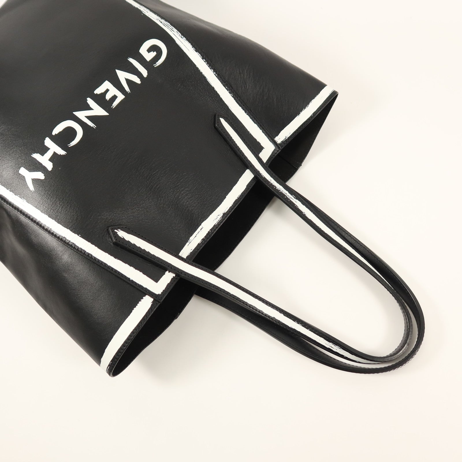 GIVENCHY 牛皮皮革Tote Bag手挽袋