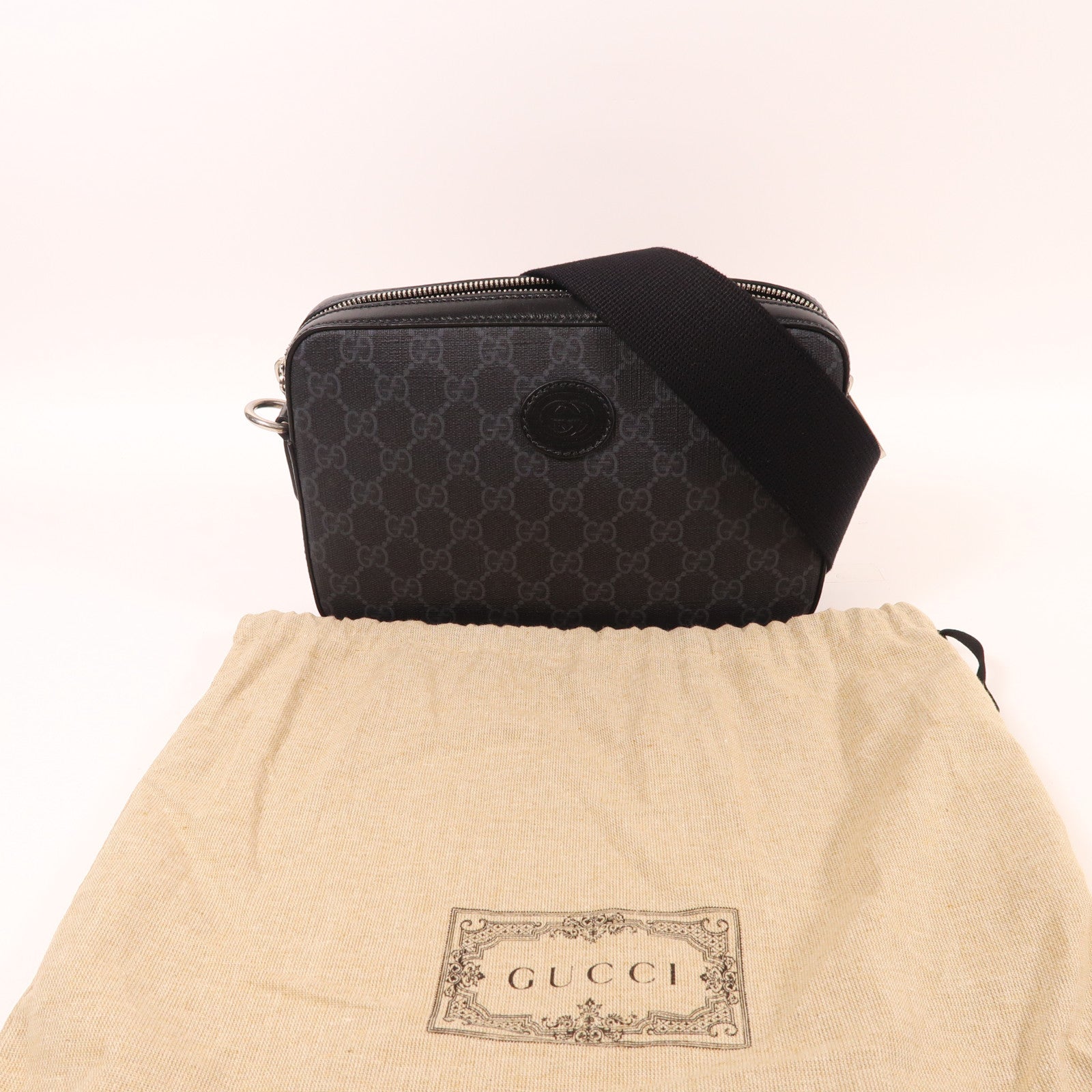 GUCCI 帆布Interlocking G銀扣肩背袋黑色