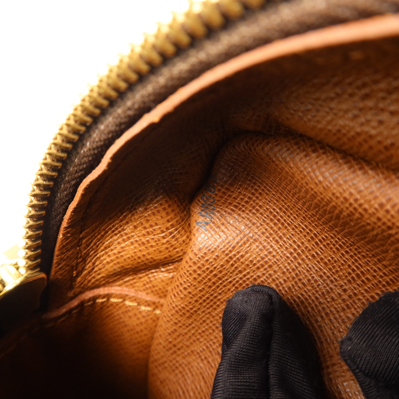 LOUIS VUITTON Monogram Nile金扣肩背袋