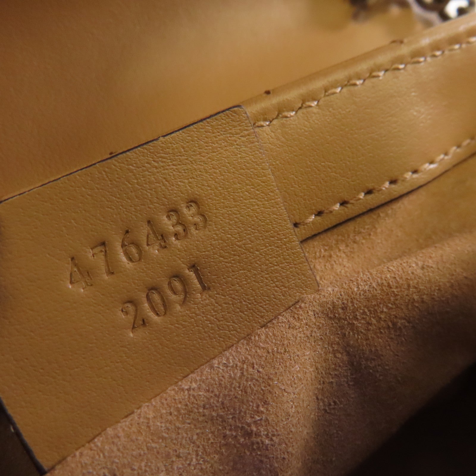 GUCCI 【激減優惠】Chevron皮革GG Marmont Mini Chain Shoulder Bag銀扣鏈帶肩背袋杏色