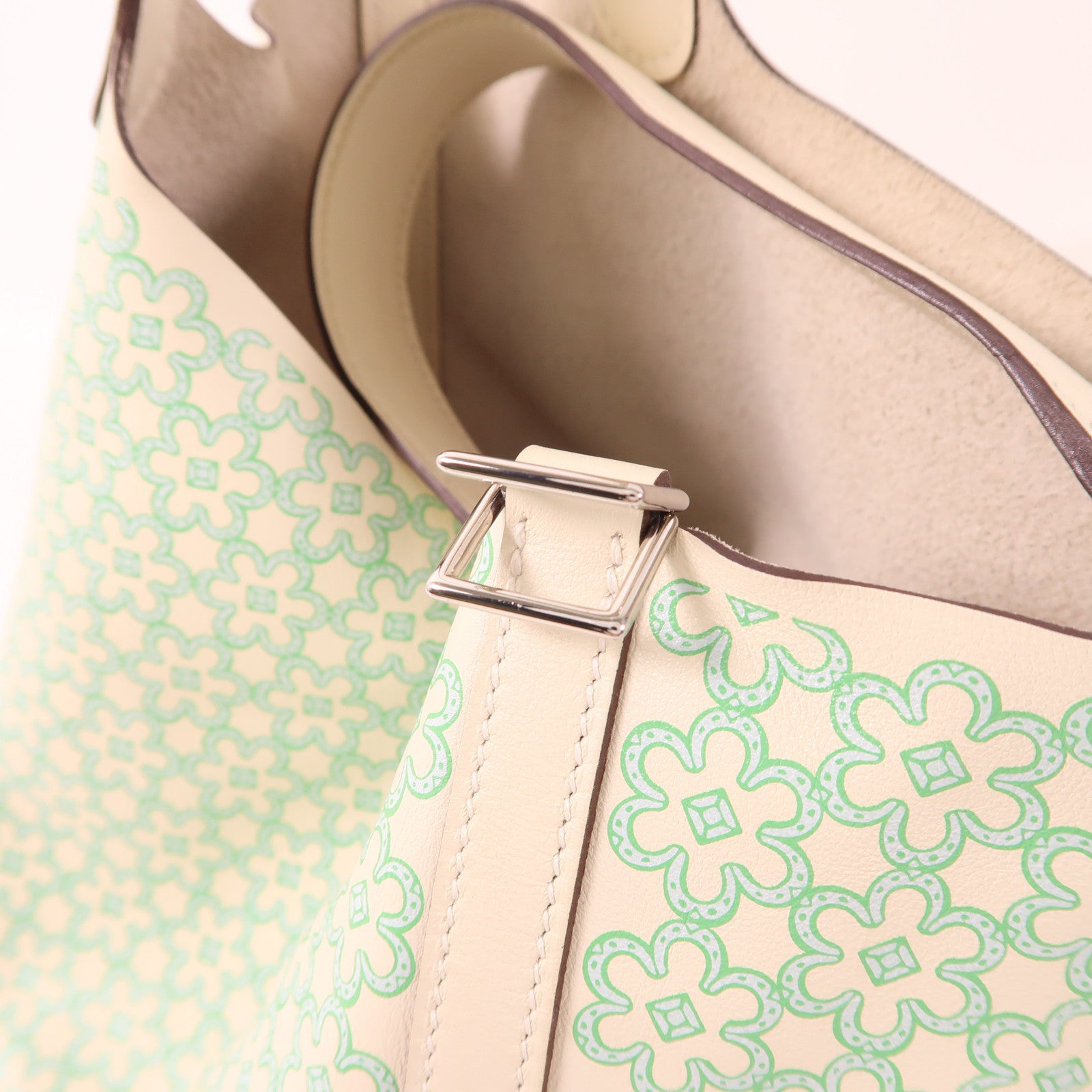 HERMES Swift皮革Lucky Daisy Picotin PM銀扣手挽袋Nata