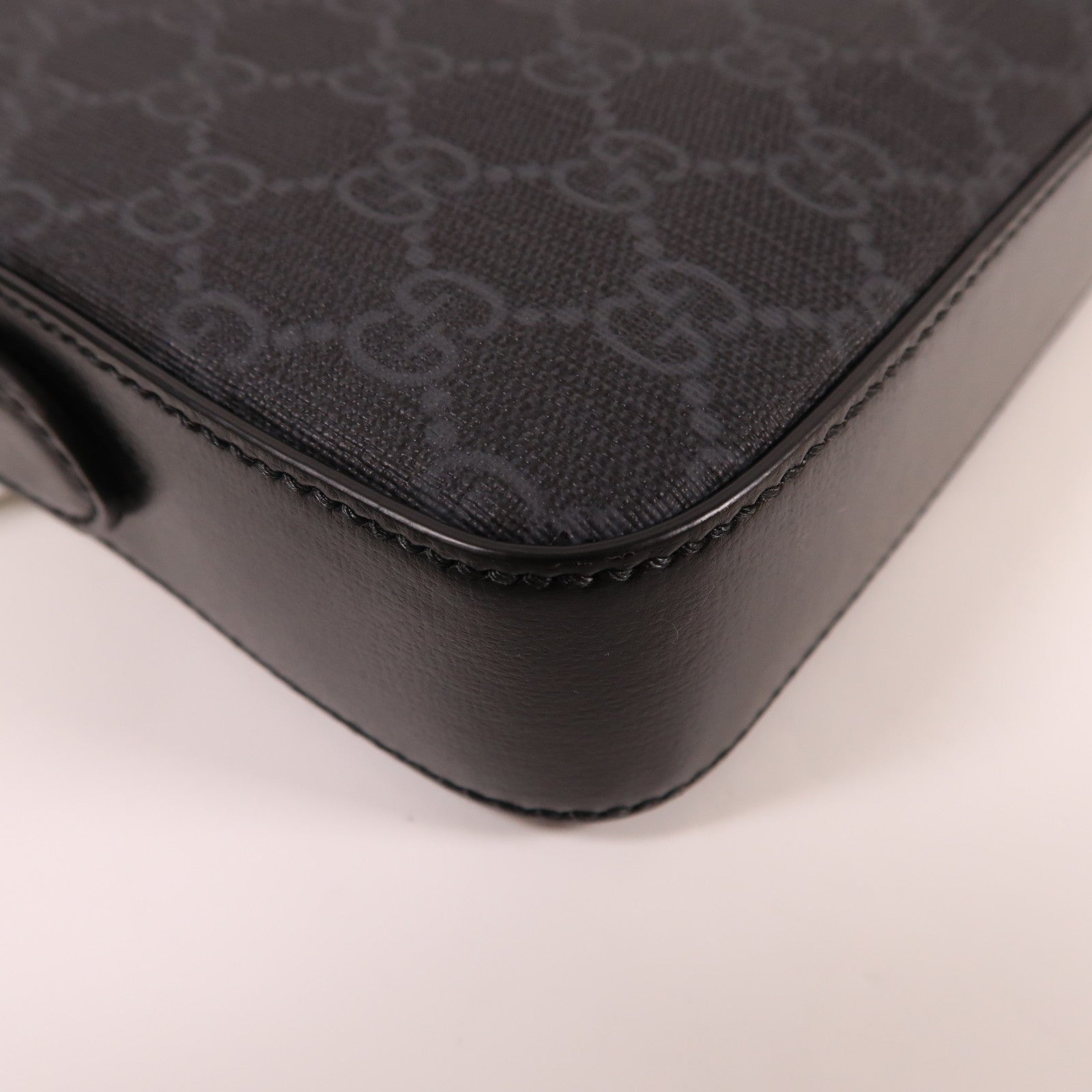 GUCCI 帆布Interlocking G銀扣肩背袋黑色