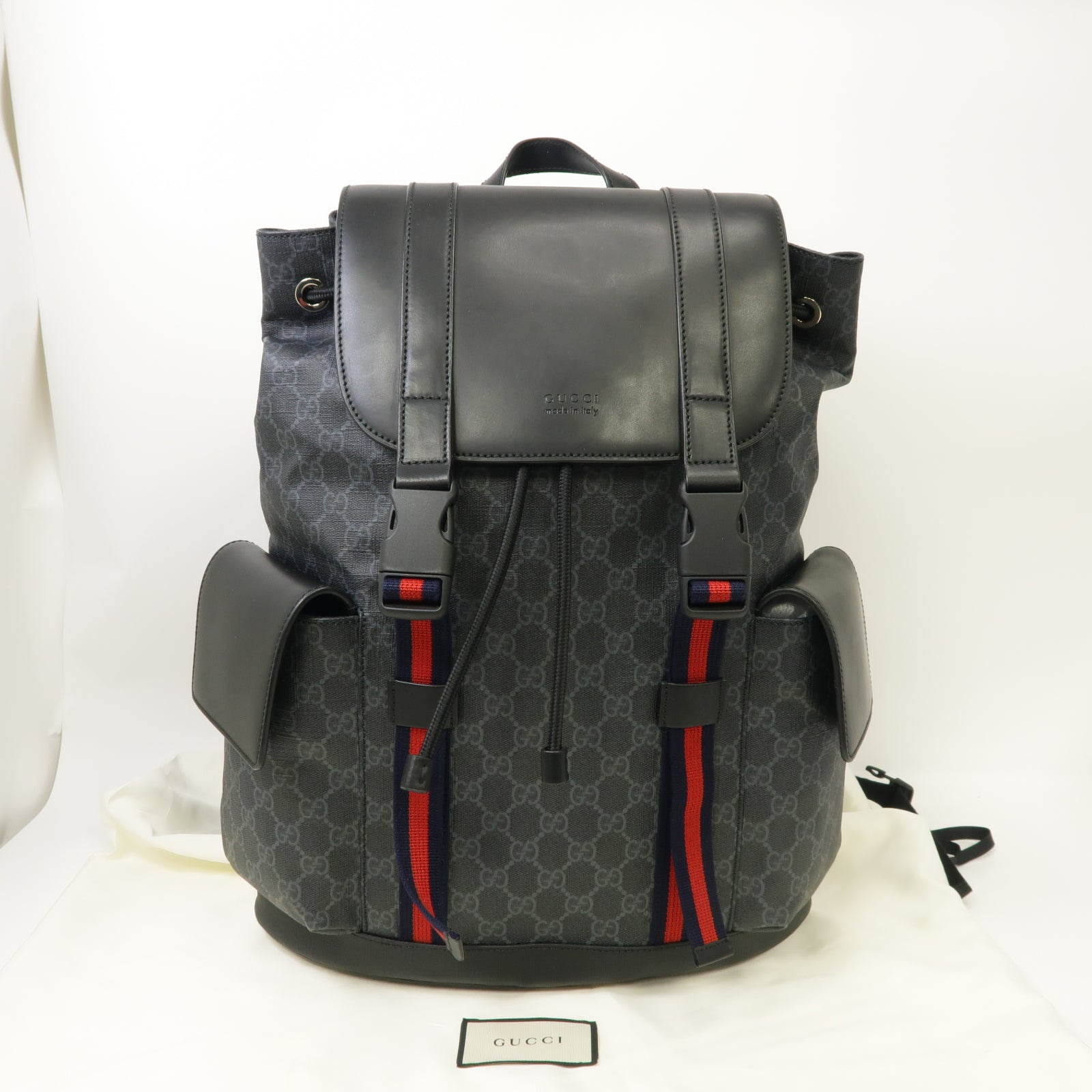 GUCCI 塗層帆布GG Supreme Backpack銀扣背包黑色