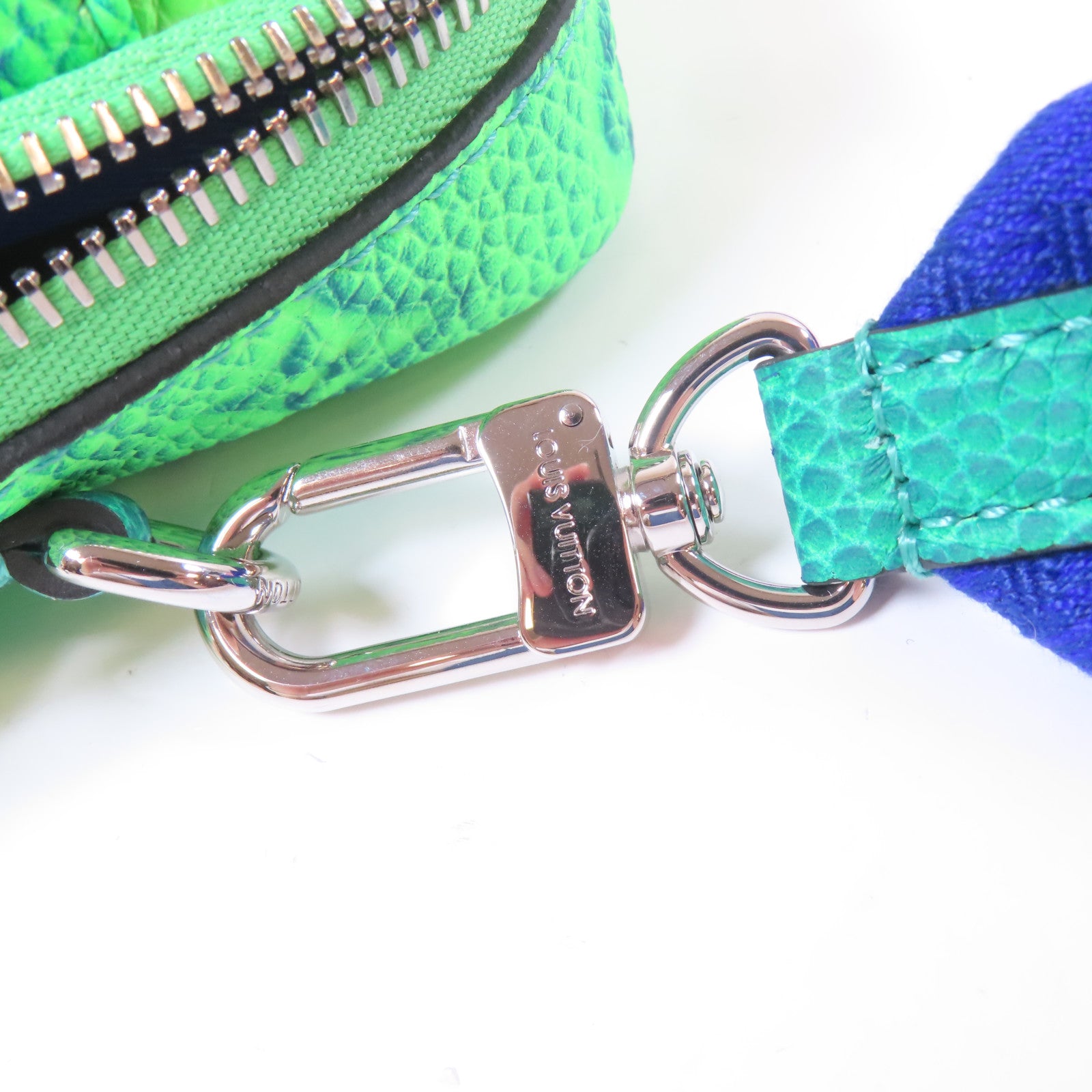 LOUIS VUITTON Taurillon Illusion Double Phone Pouch銀扣手拿包綠色/藍色