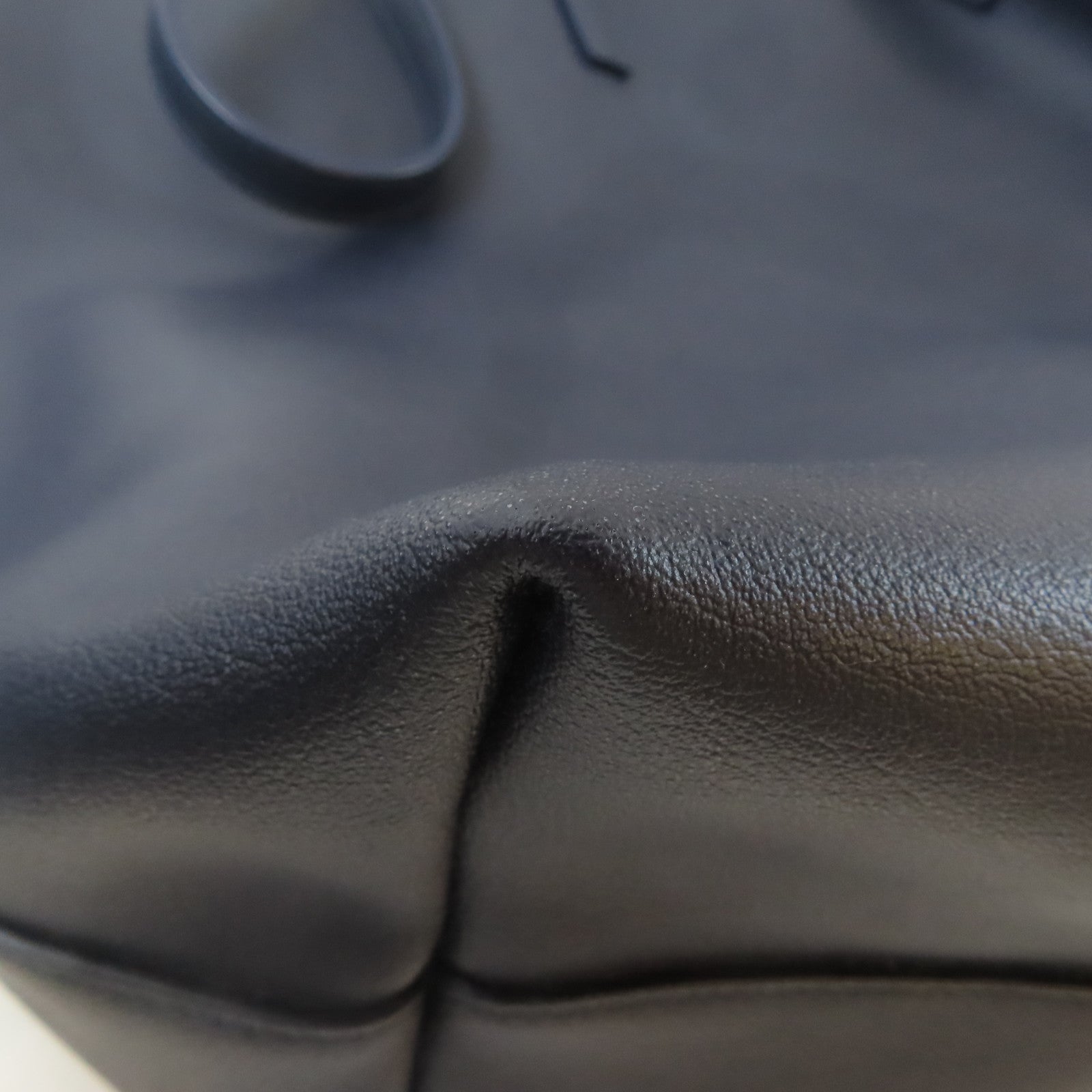 YVES SAINT LAURENT 牛皮皮革Tote Bag金扣肩背袋黑色