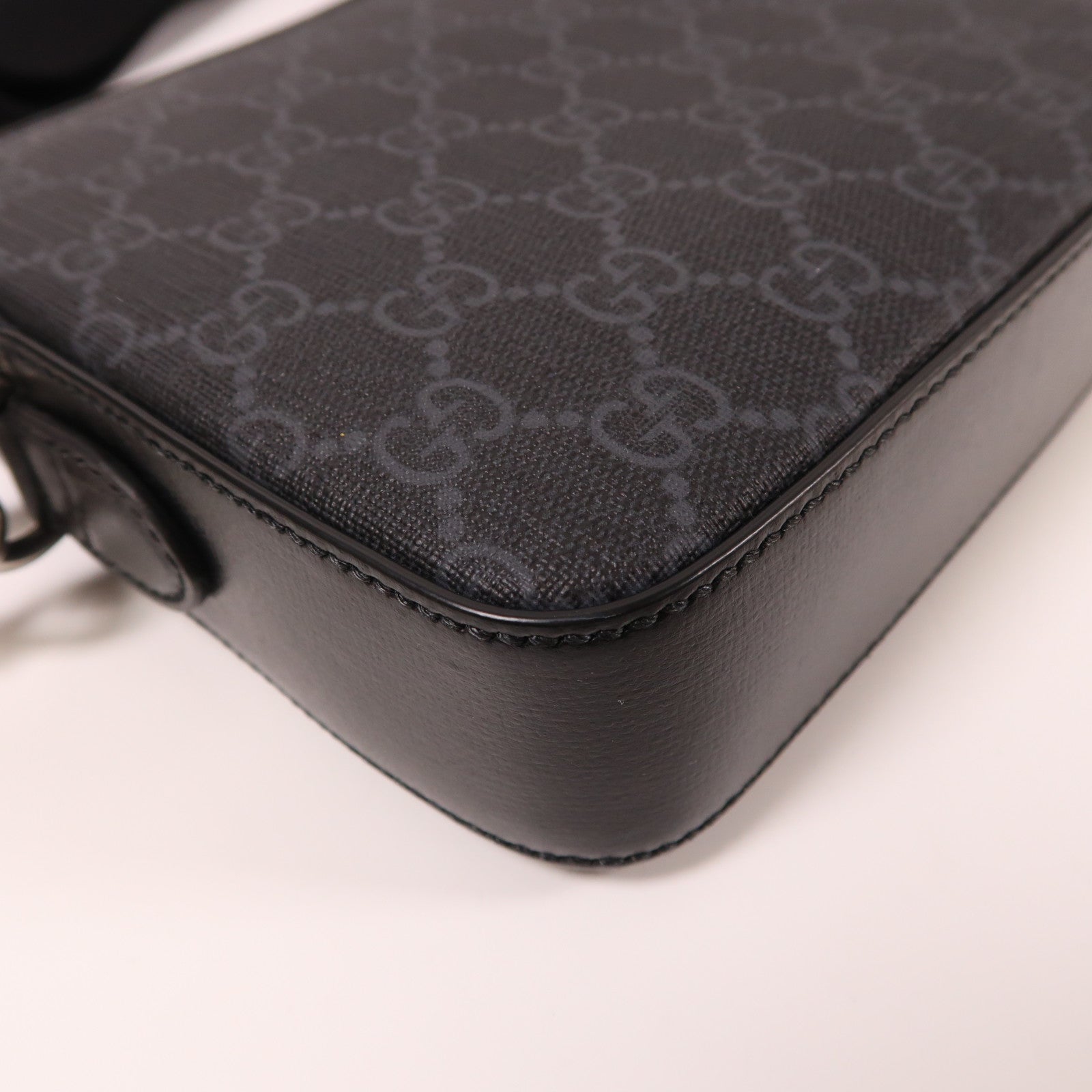 GUCCI 帆布Interlocking G銀扣肩背袋黑色