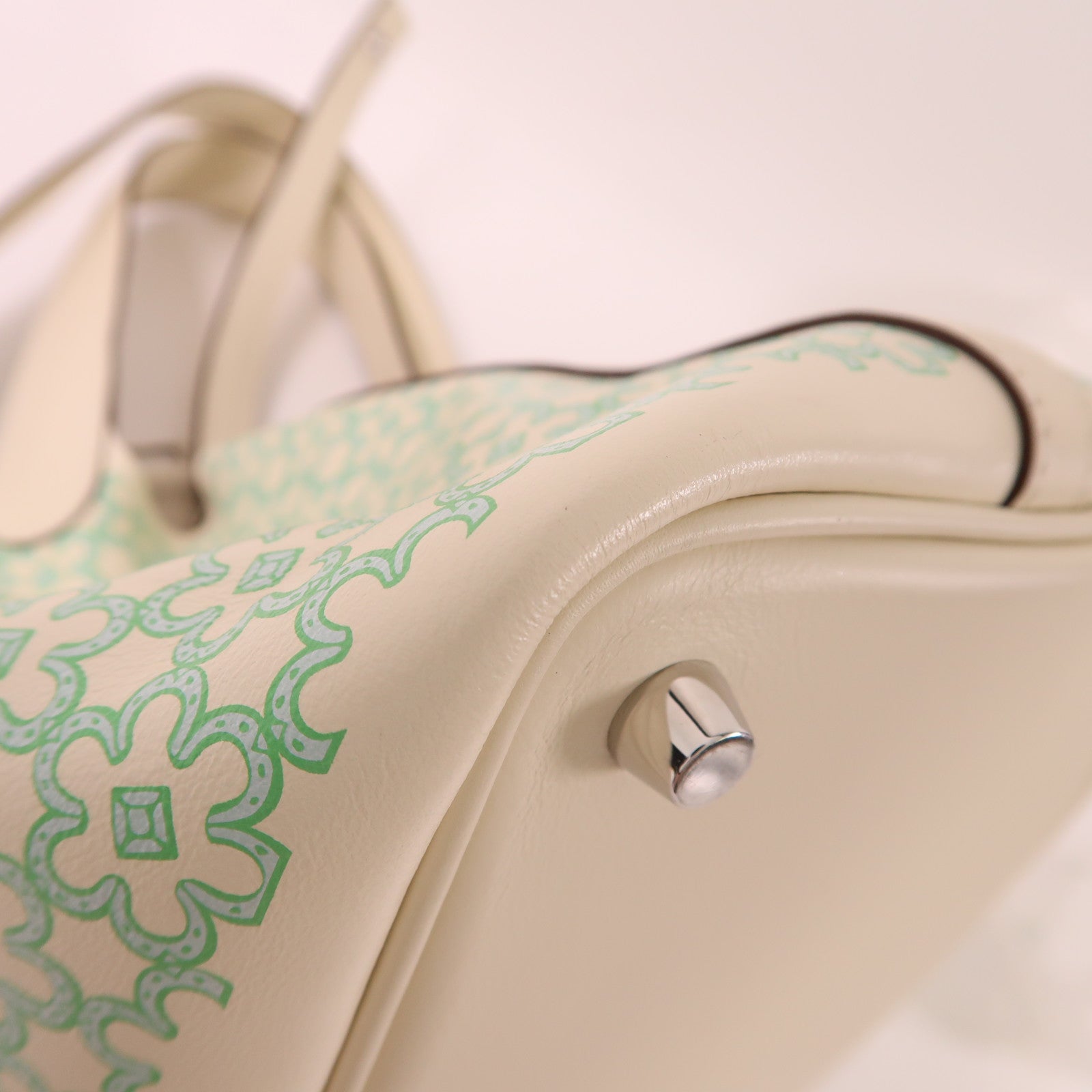 HERMES Swift皮革Lucky Daisy Picotin PM銀扣手挽袋Nata