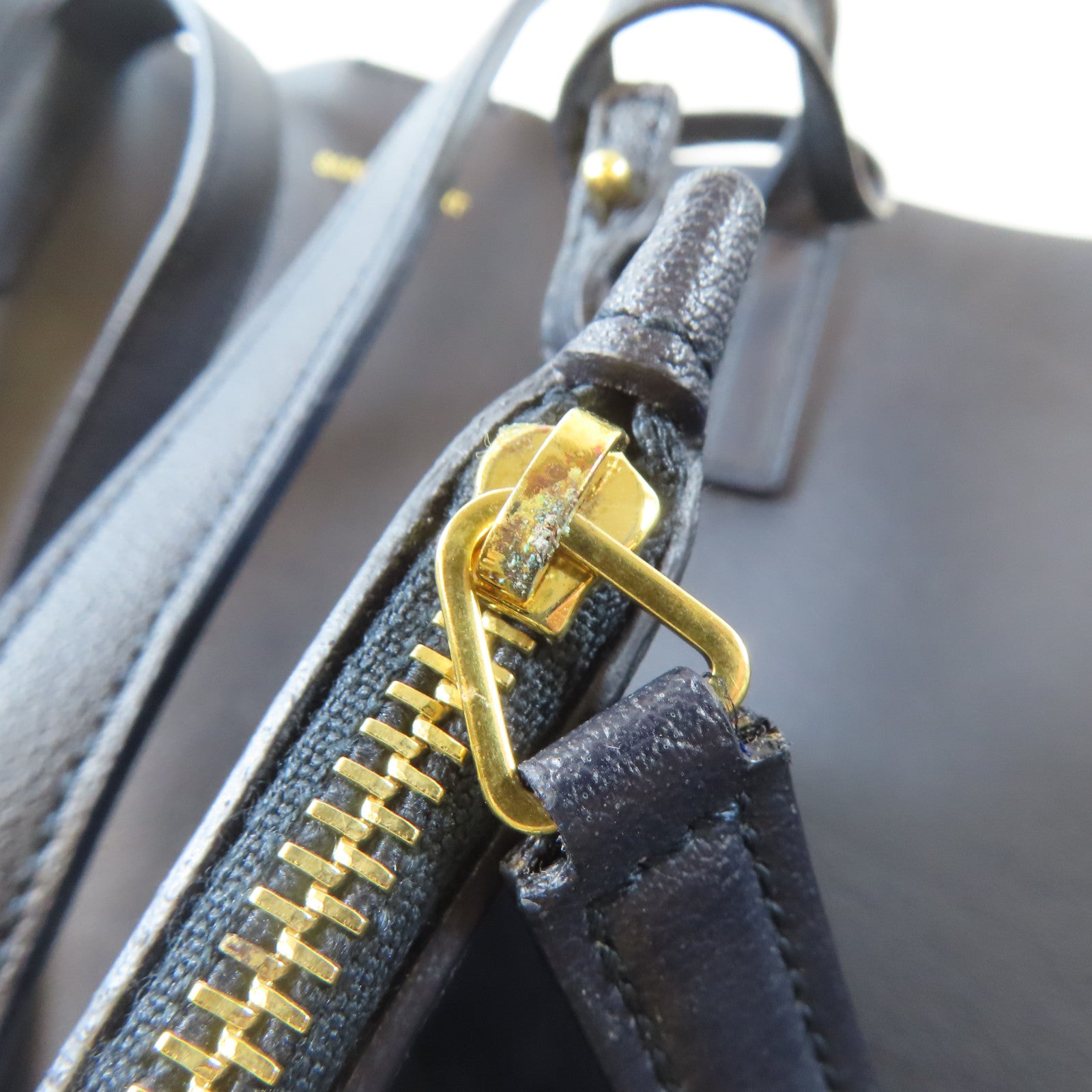YVES SAINT LAURENT 牛皮皮革Tote Bag金扣肩背袋黑色