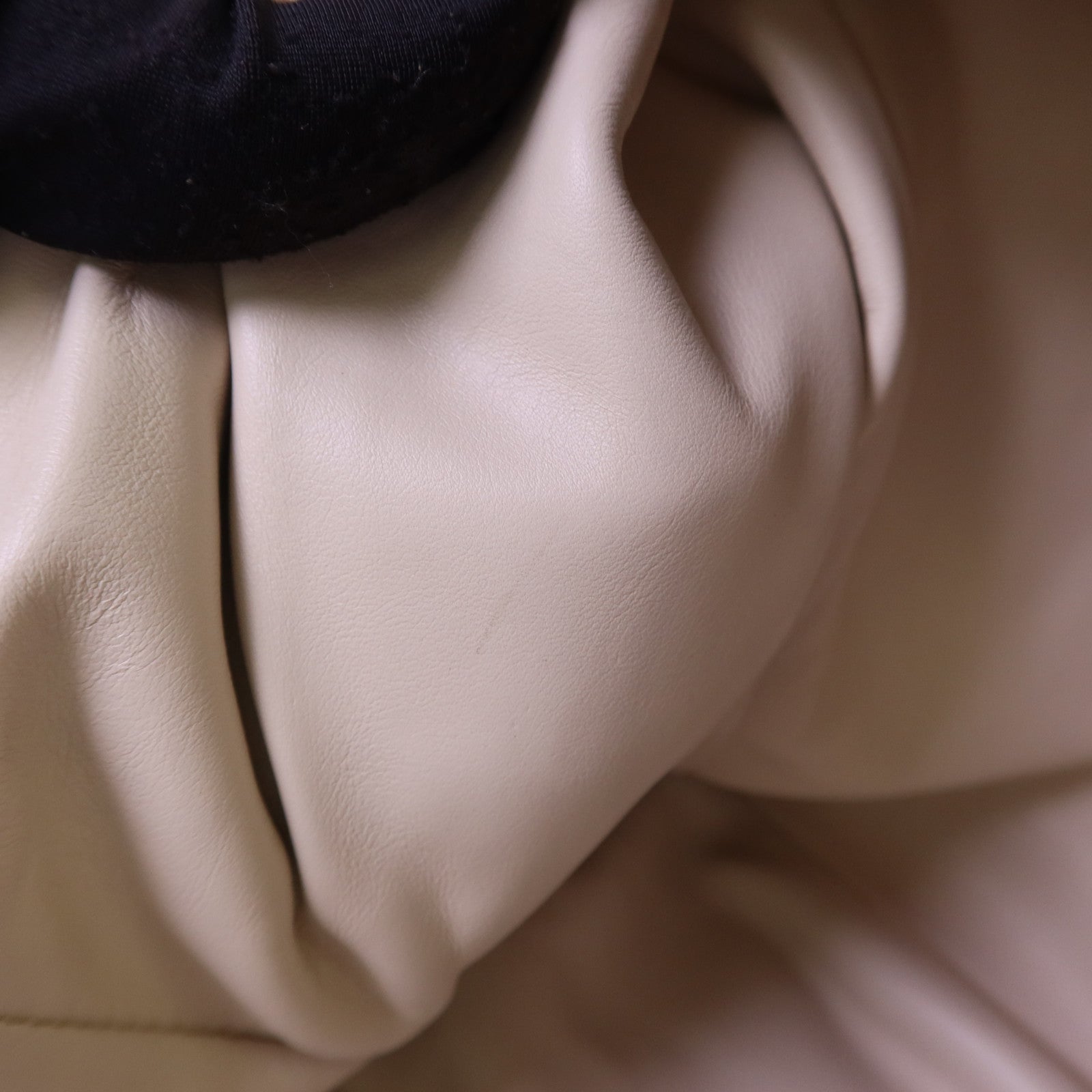 BOTTEGA VENETA 牛皮皮革Cloud Clutch手拿包