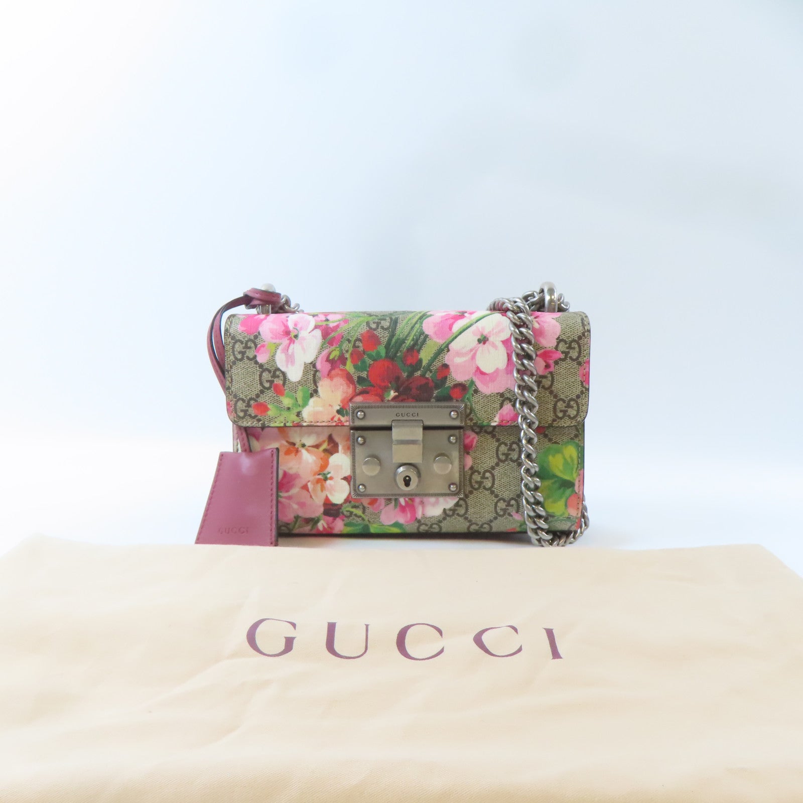 GUCCI 塗層帆布Padlock GG銀扣鏈帶肩背袋啡色/紅色