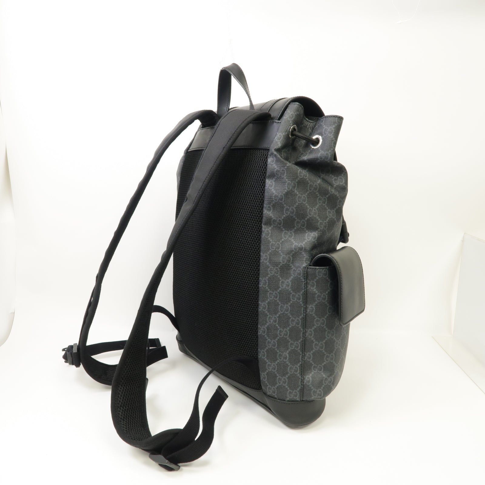GUCCI 塗層帆布GG Supreme Backpack銀扣背包黑色