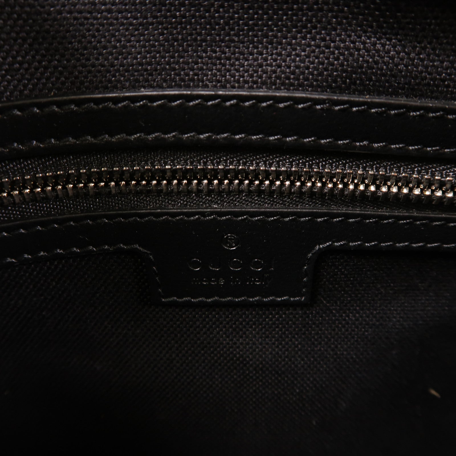 GUCCI 帆布Interlocking G銀扣肩背袋黑色