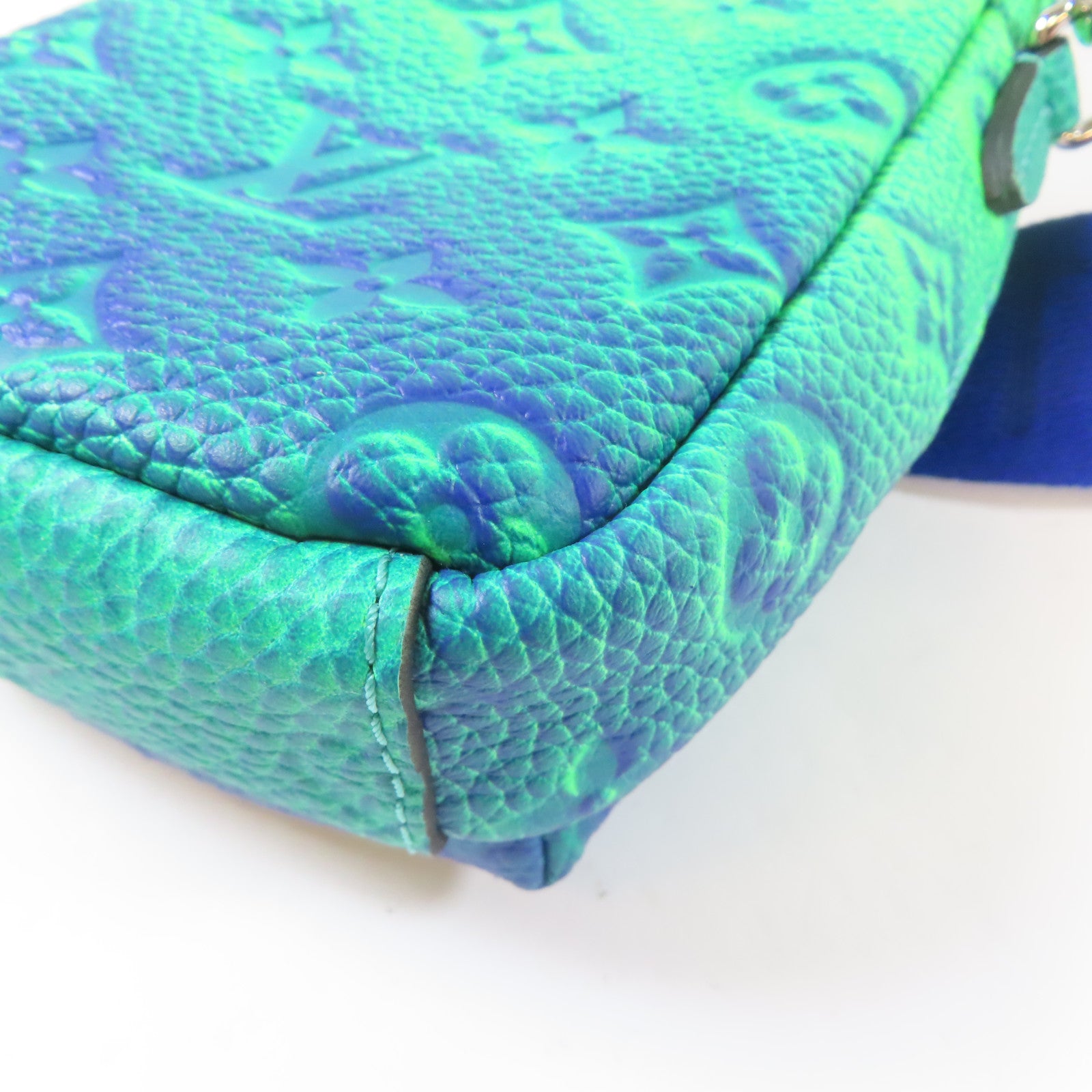 LOUIS VUITTON Taurillon Illusion Double Phone Pouch銀扣手拿包綠色/藍色