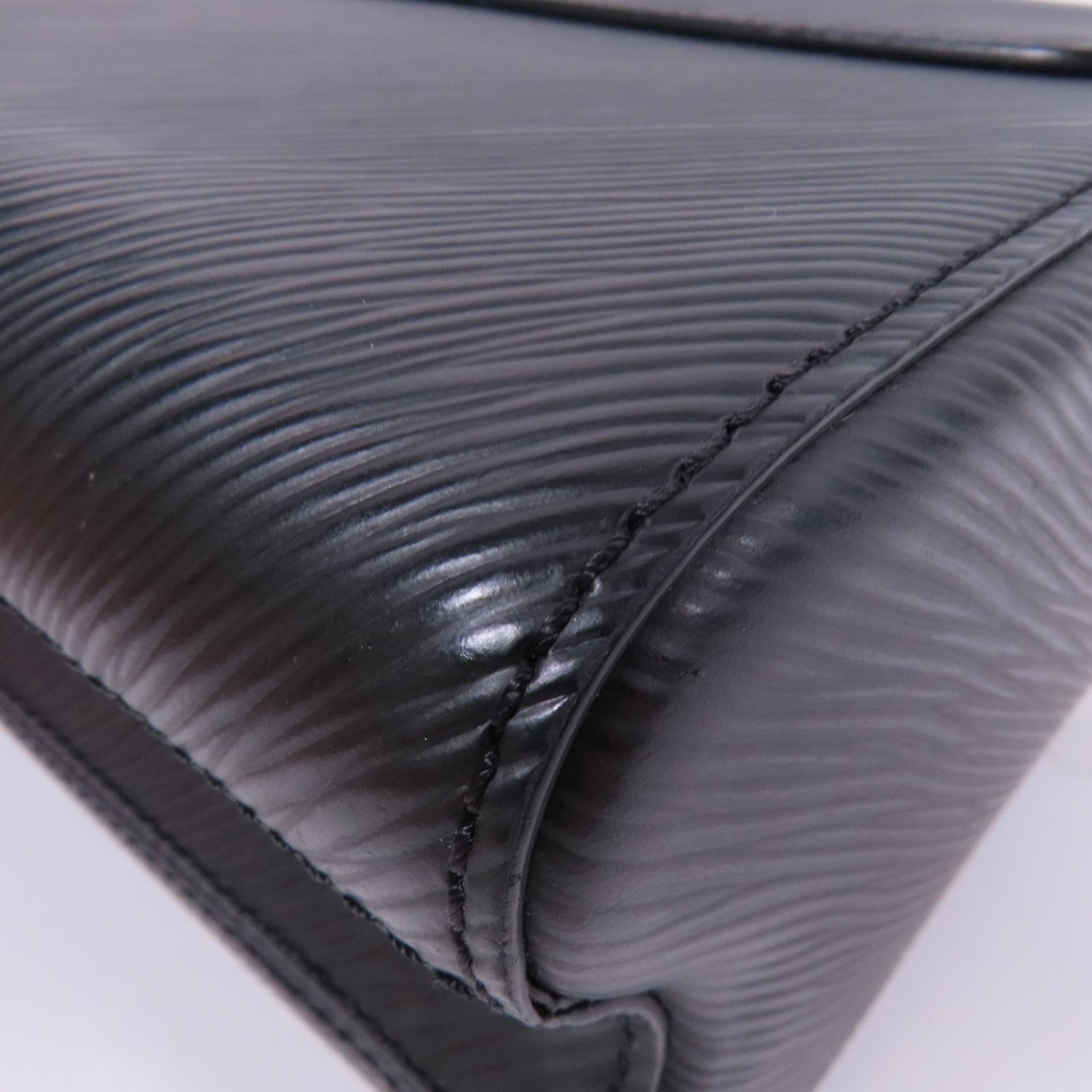 LOUIS VUITTON Epi Twist MM銀扣肩背袋