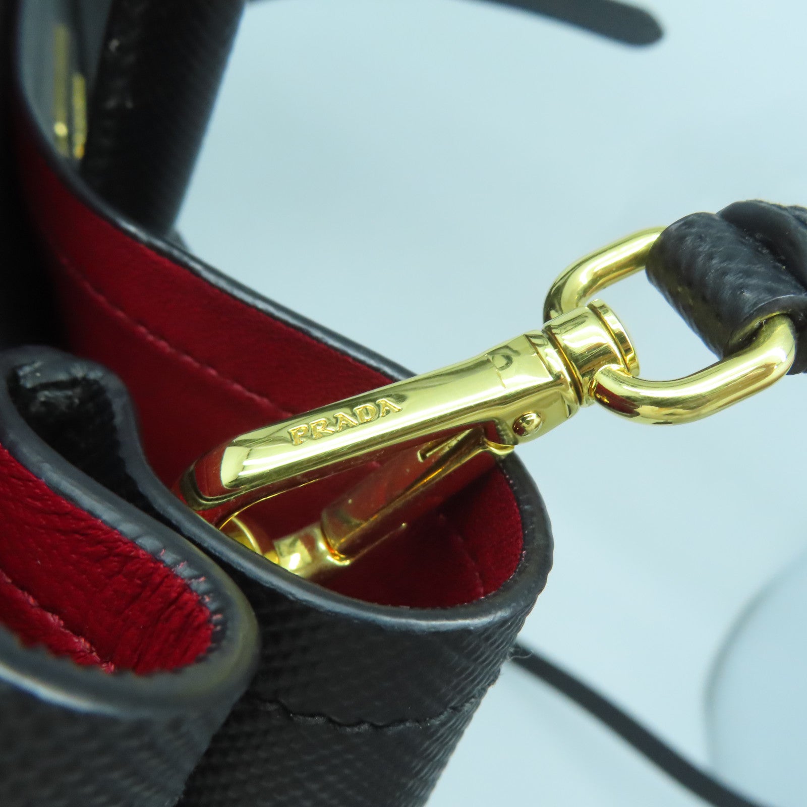 PRADA Saffiano皮革2Way Shoulder Bag金扣手挽肩背兩用袋黑色