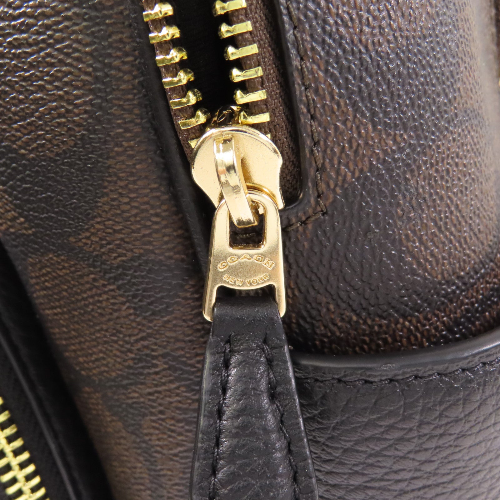 COACH 塗層帆布Rucksack金扣背包