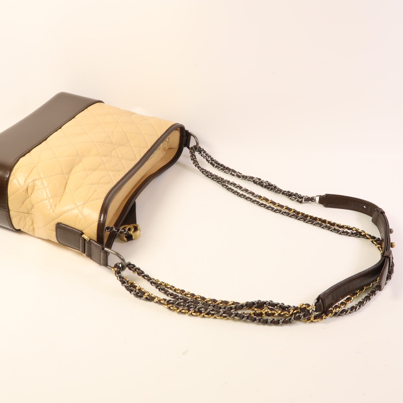 CHANEL 牛皮皮革Gabrielle Large鏈帶肩背袋