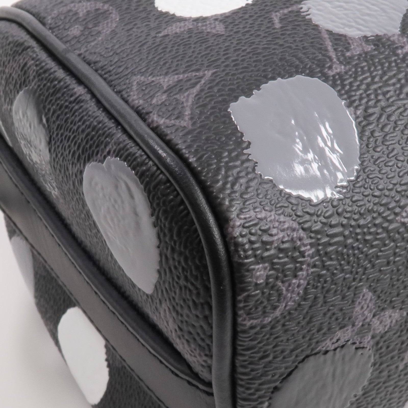 LOUIS VUITTON Monogram Eclipse LV x YK Keepall Bandouliere 25手挽肩背兩用袋