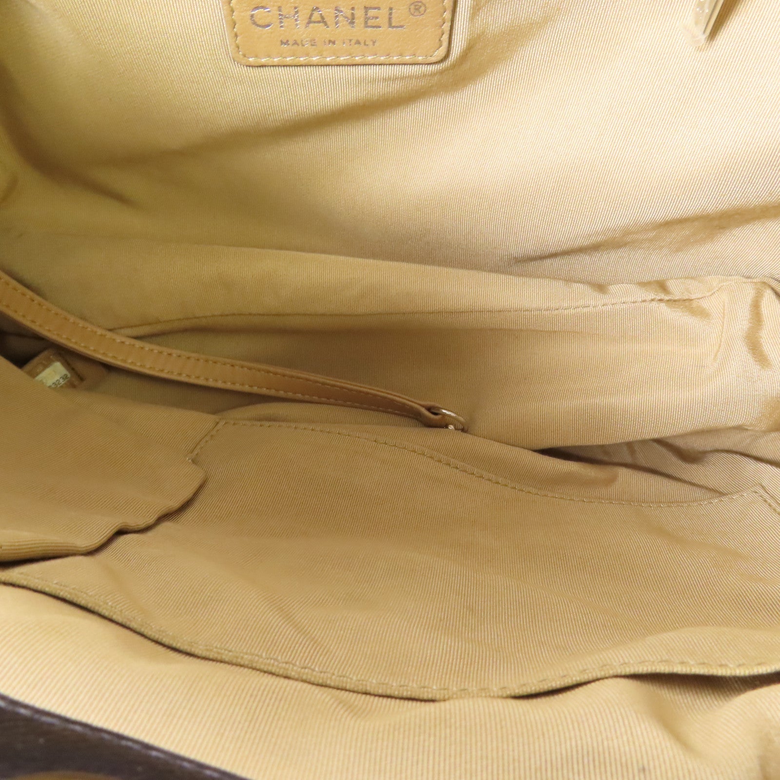 CHANEL 牛皮皮革Shoulder Bag銀扣肩背袋