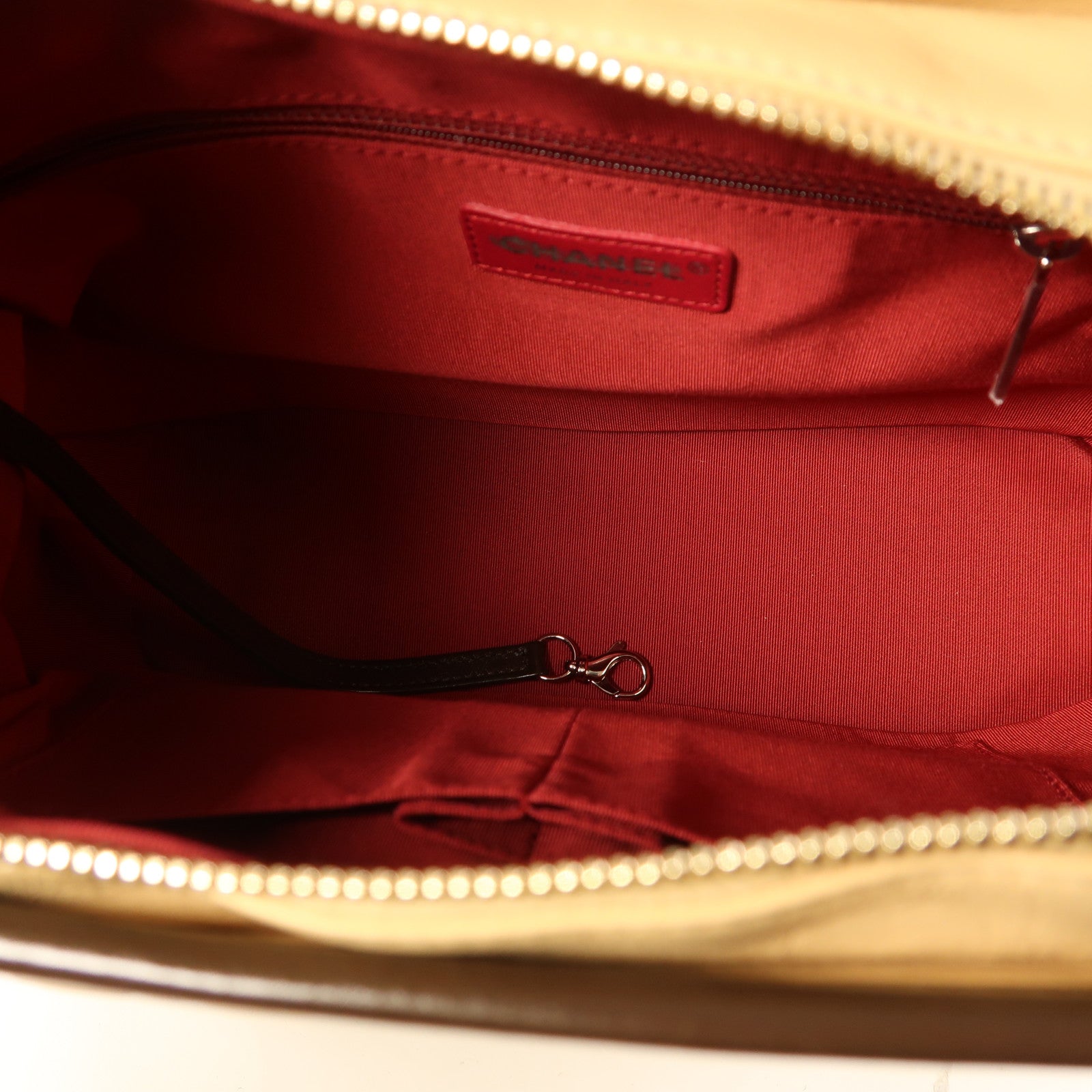 CHANEL 牛皮皮革Gabrielle Large鏈帶肩背袋