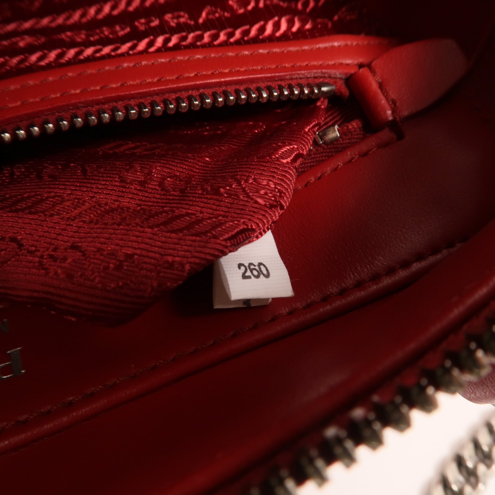 PRADA 牛皮皮革Diagramme Bag銀扣鏈帶手挽肩背兩用袋