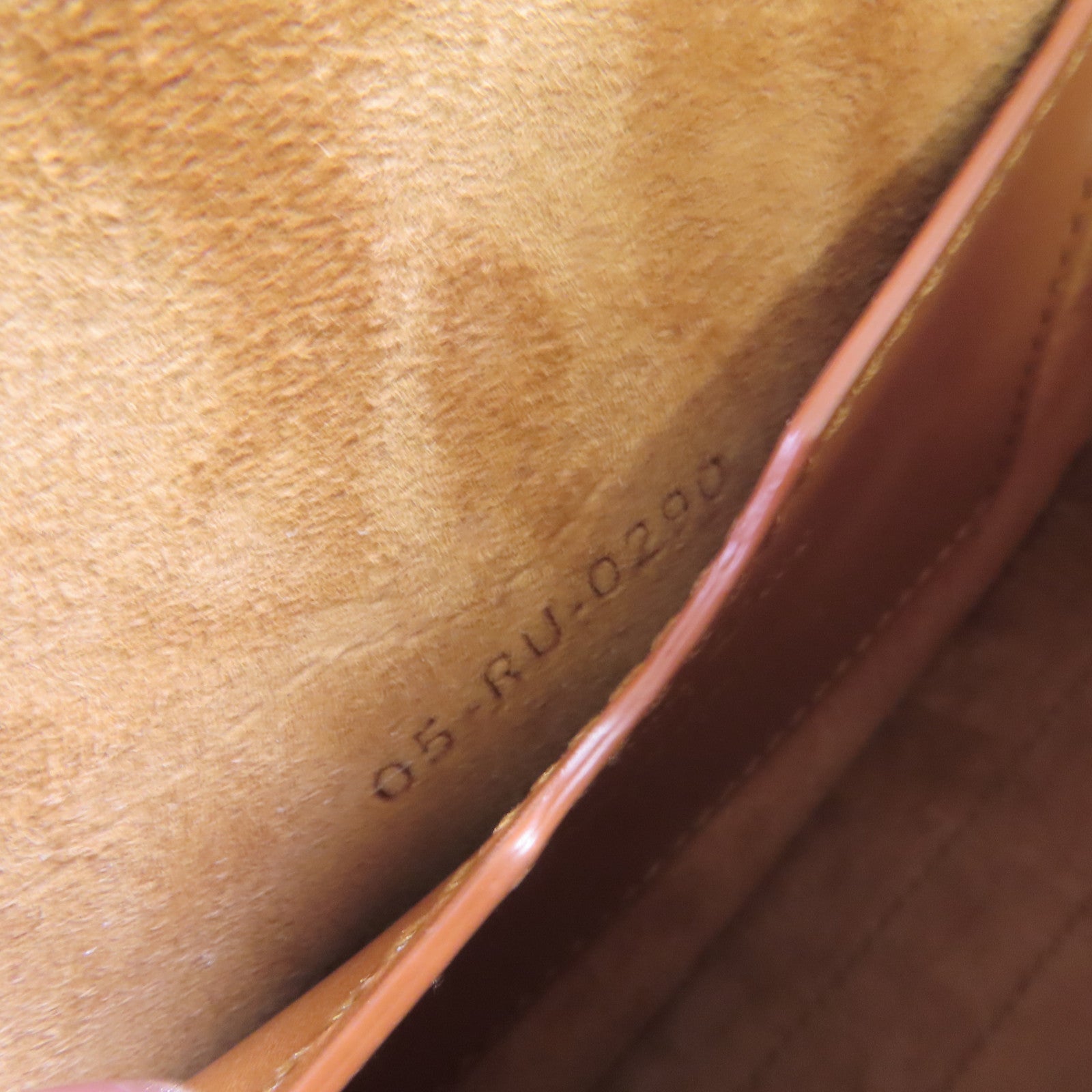 Dior 牛皮皮革Bobby Shoulder Bag金扣肩背袋啡色
