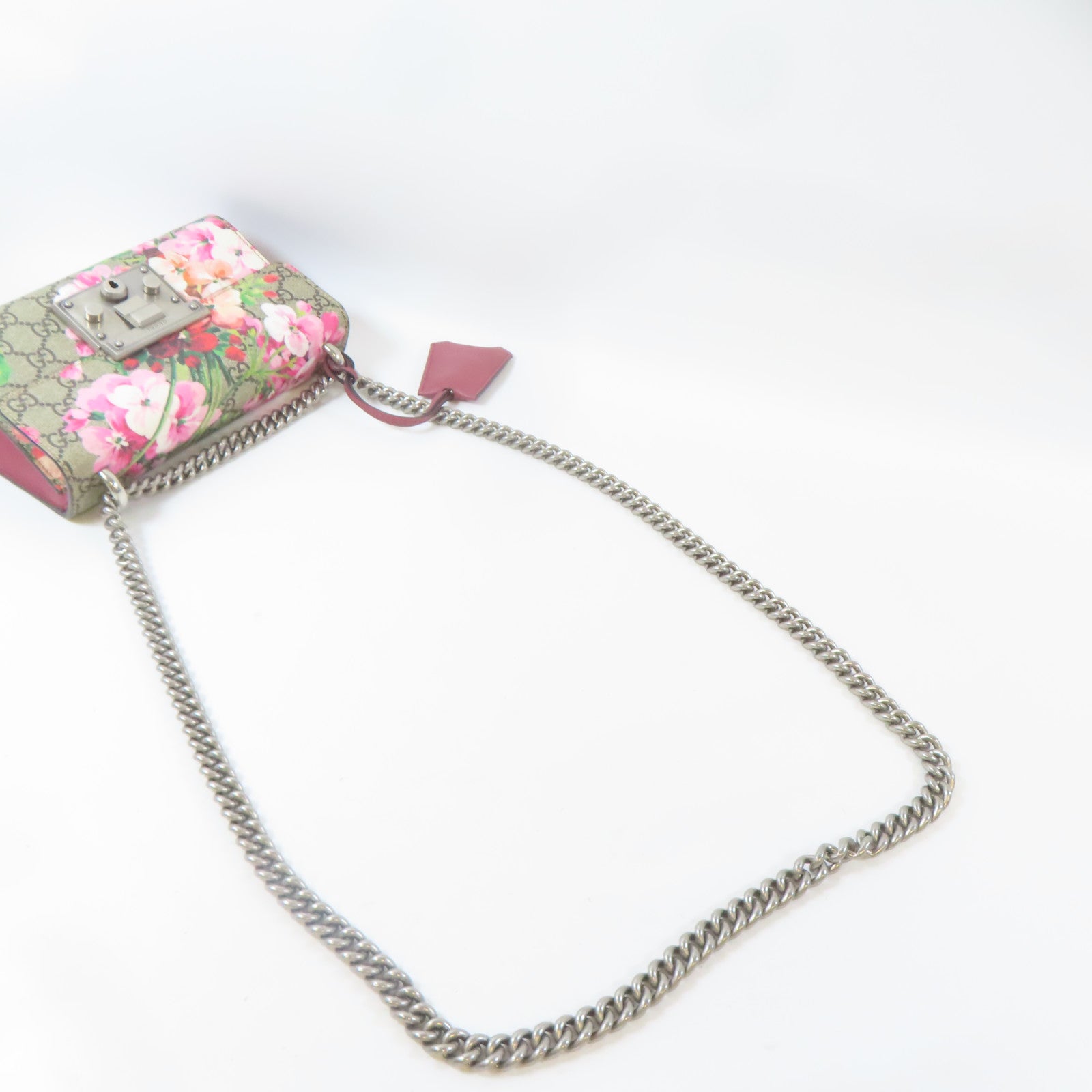 GUCCI 塗層帆布Padlock GG銀扣鏈帶肩背袋啡色/紅色