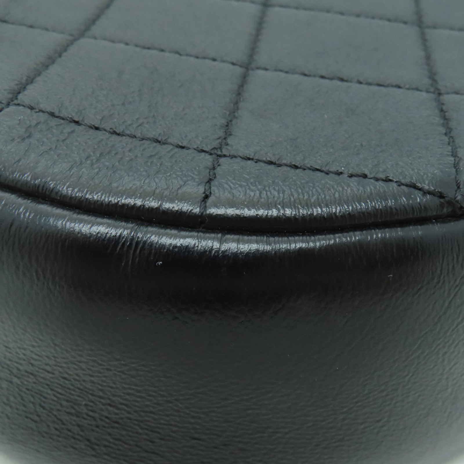 CHANEL 【激減優惠】菱格牛皮皮革Round Chain Shoulder Bag金扣鏈帶肩背袋黒色