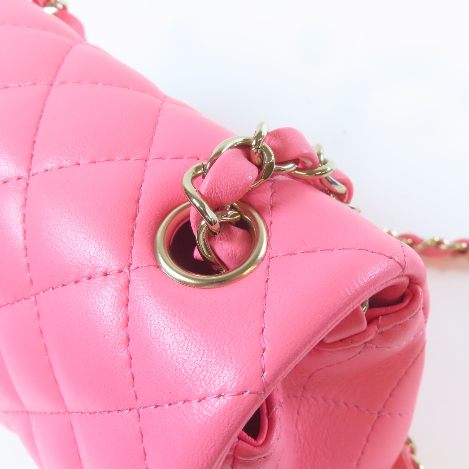 CHANEL 菱格牛皮皮革Chain Shoulder金扣鏈帶肩背袋粉紅色