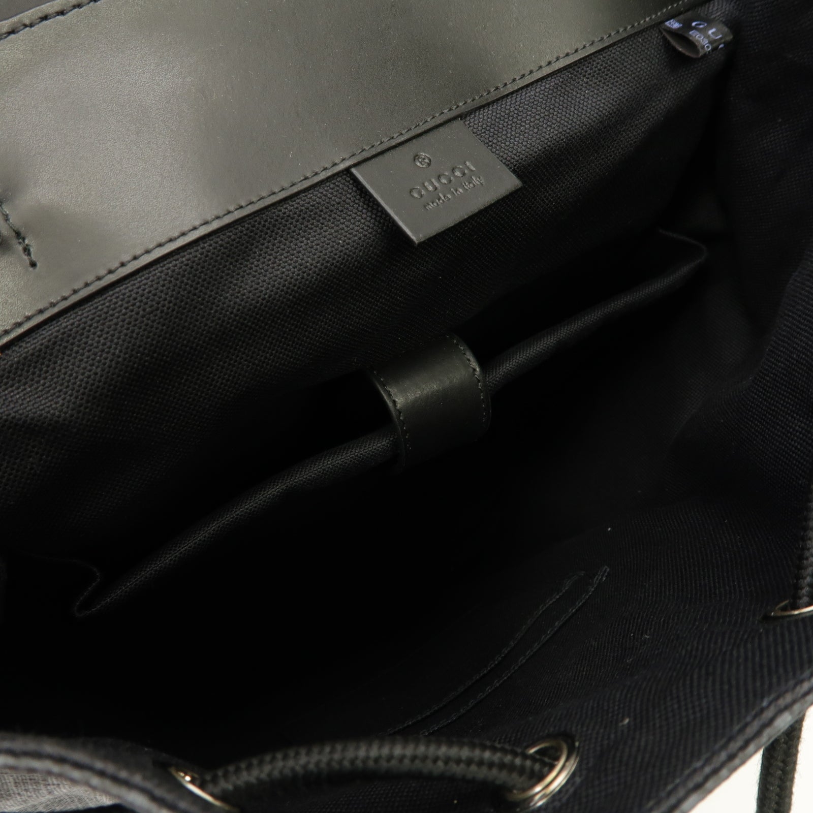 GUCCI 塗層帆布GG Supreme Backpack銀扣背包黑色