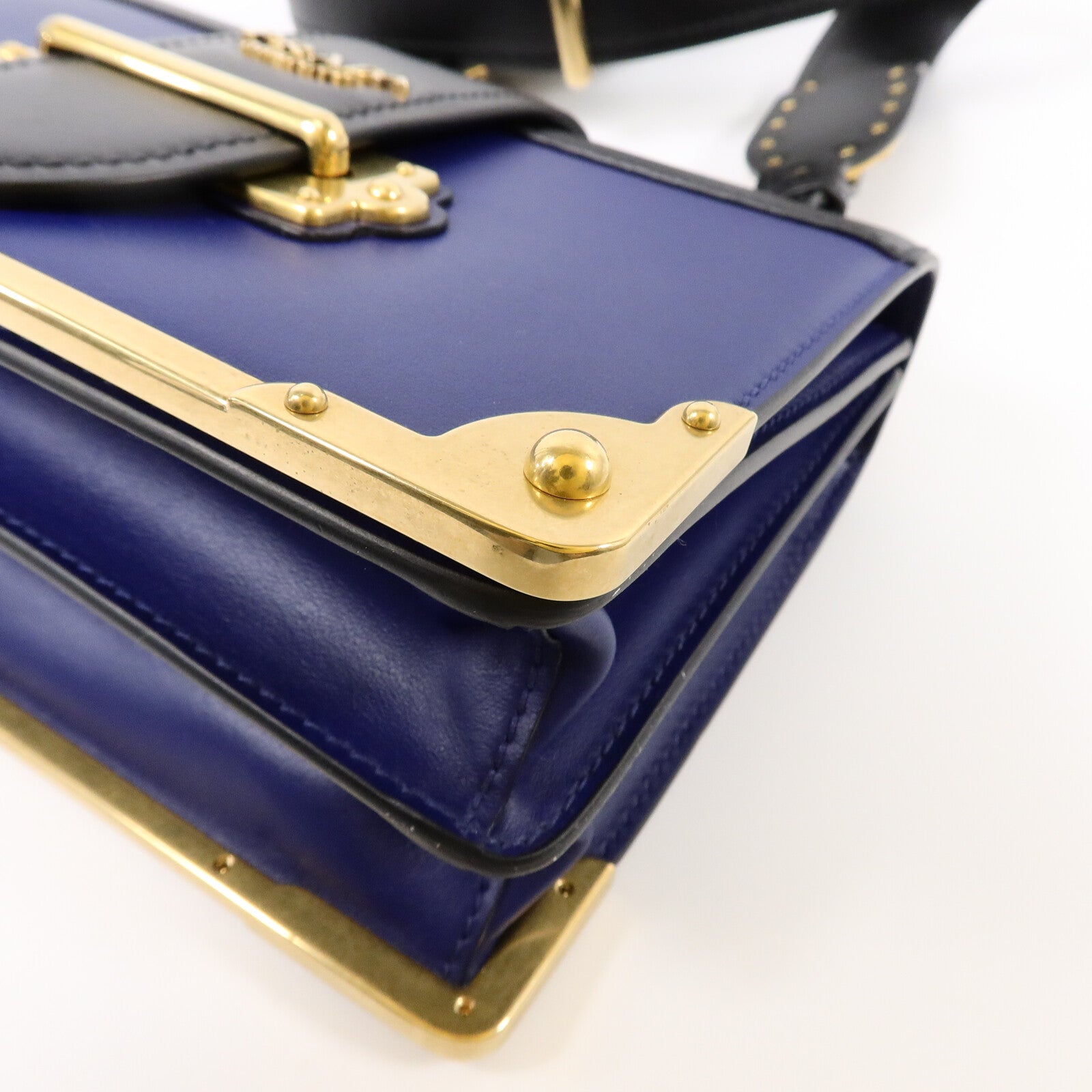 PRADA Saffiano皮革Cahier Bag肩背袋