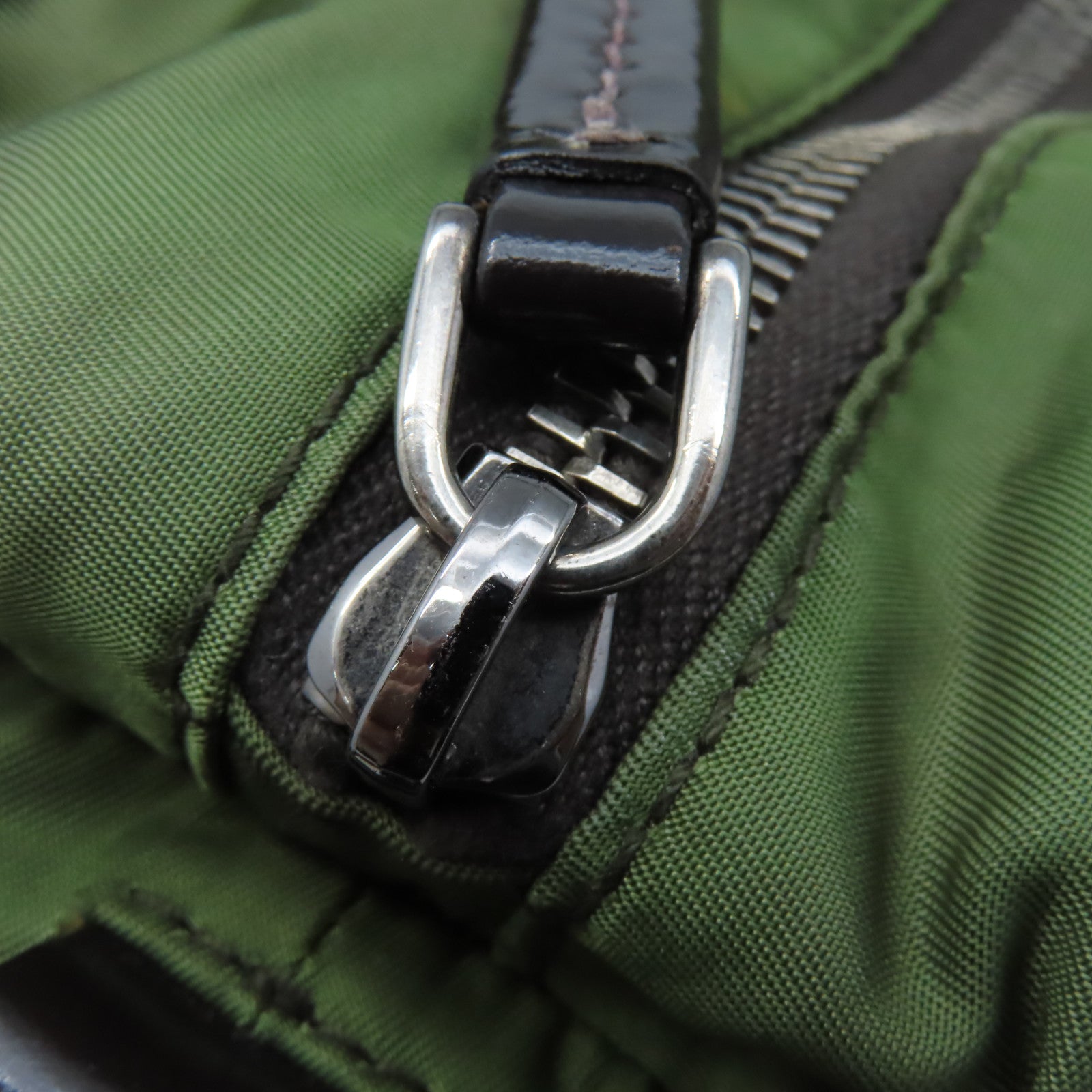 PRADA 尼龍2Way Shoulder Bag手挽肩背兩用袋軍綠色