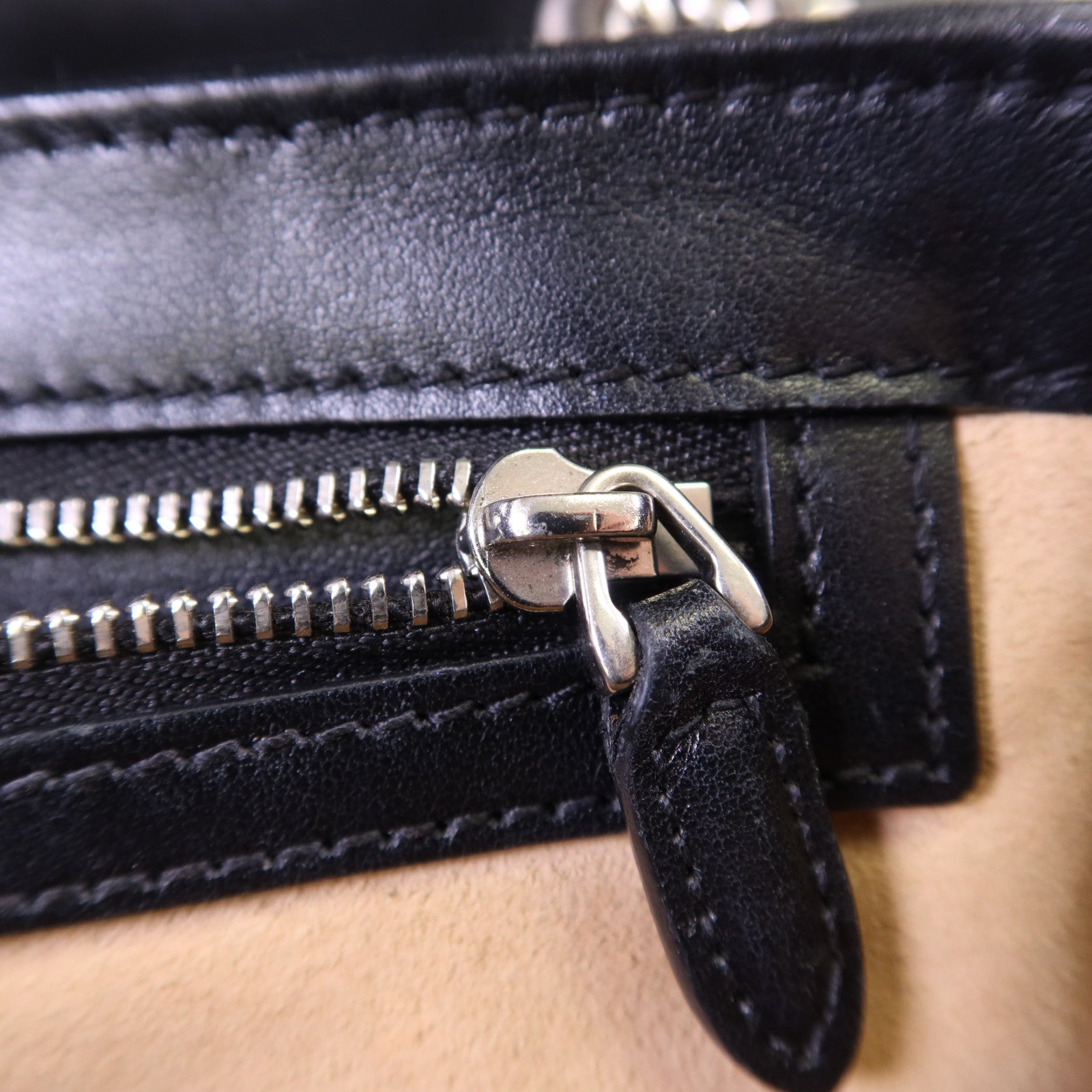 GUCCI 牛皮皮革GG Marmont Shoulder Bag銀扣鏈帶肩背袋
